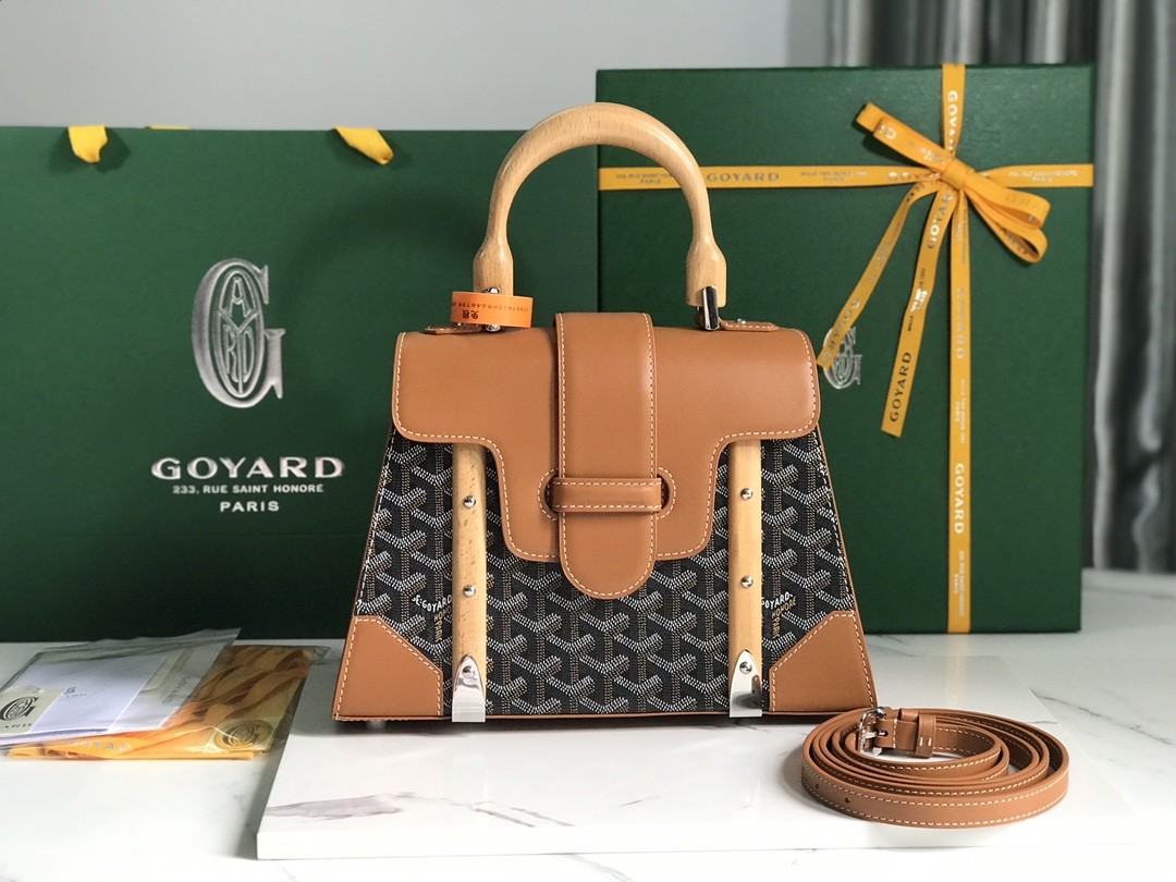 Goyard Sagon PM small bag, top quality!   Size: 28 * 20 * 12cm