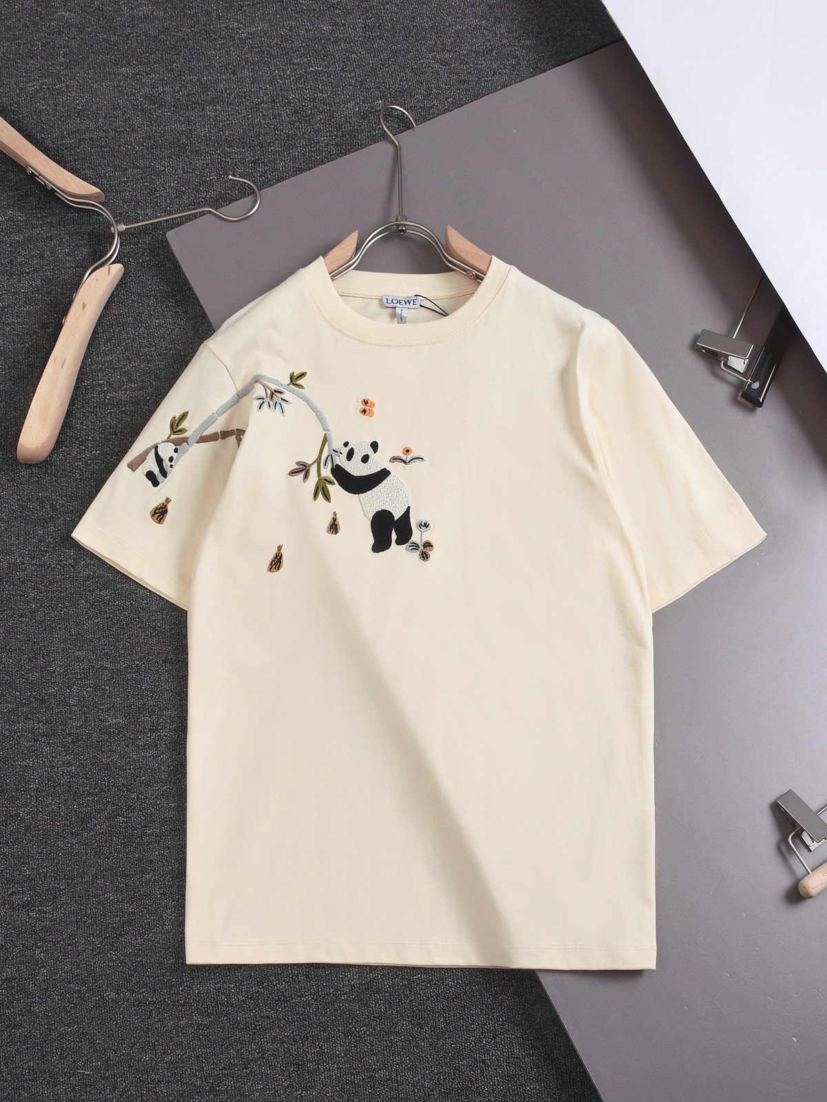 LOEWE 24 new embroidered t-shirts