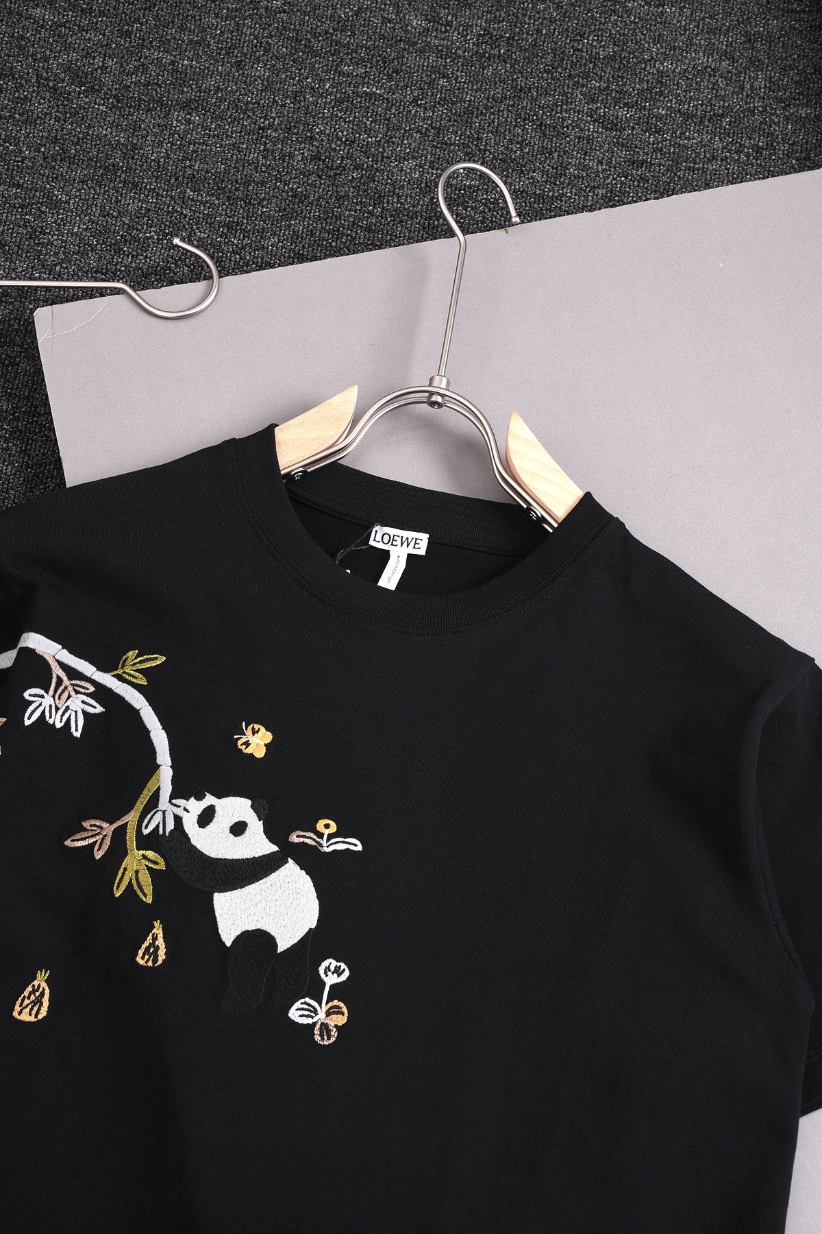 LOEWE 24 new embroidered t-shirts
