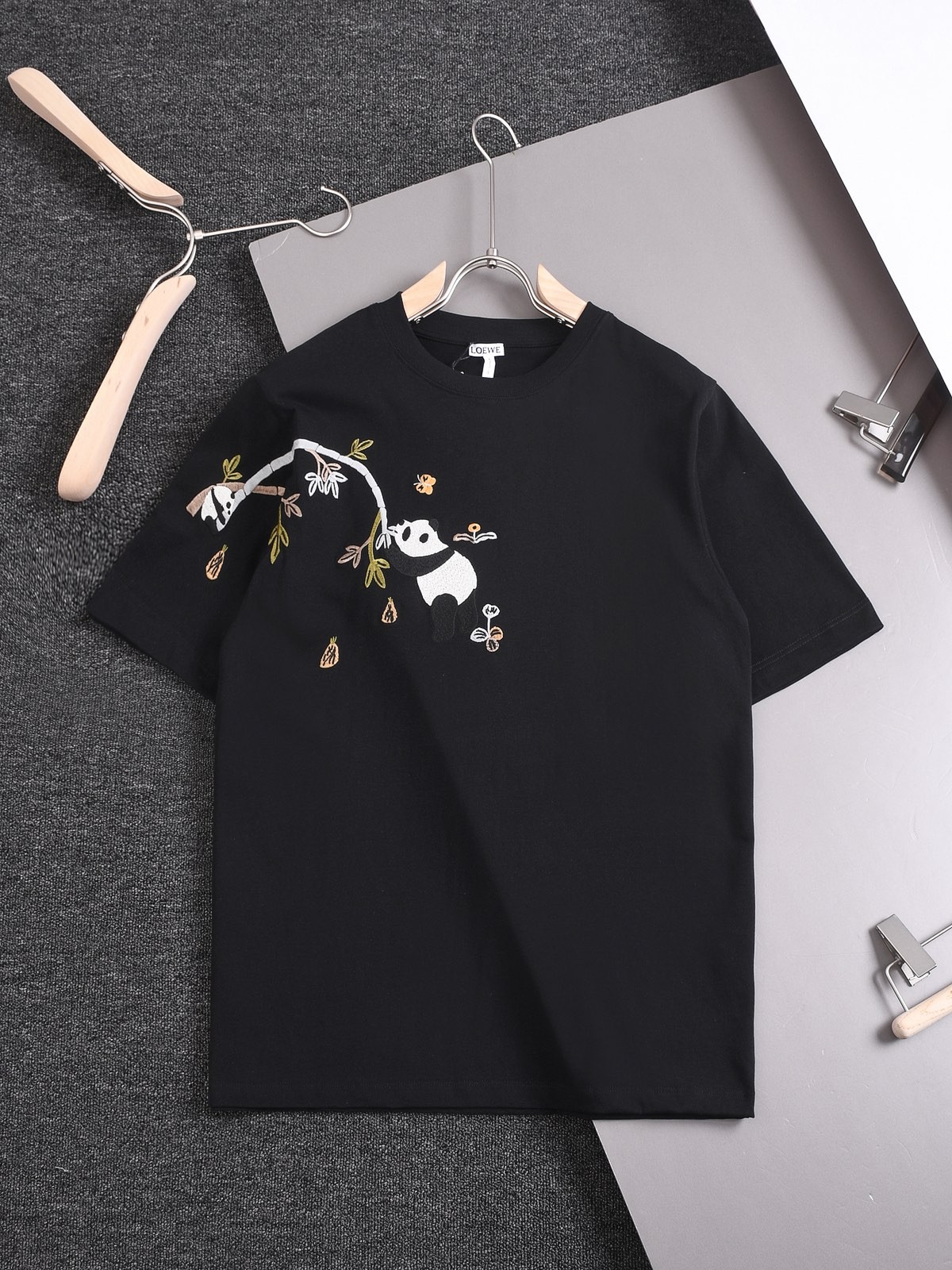LOEWE 24 new embroidered t-shirts