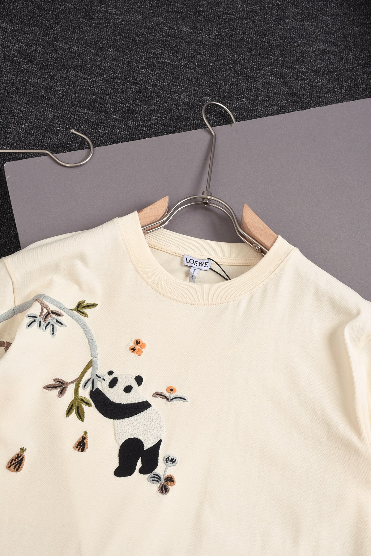 LOEWE 24 new embroidered t-shirts