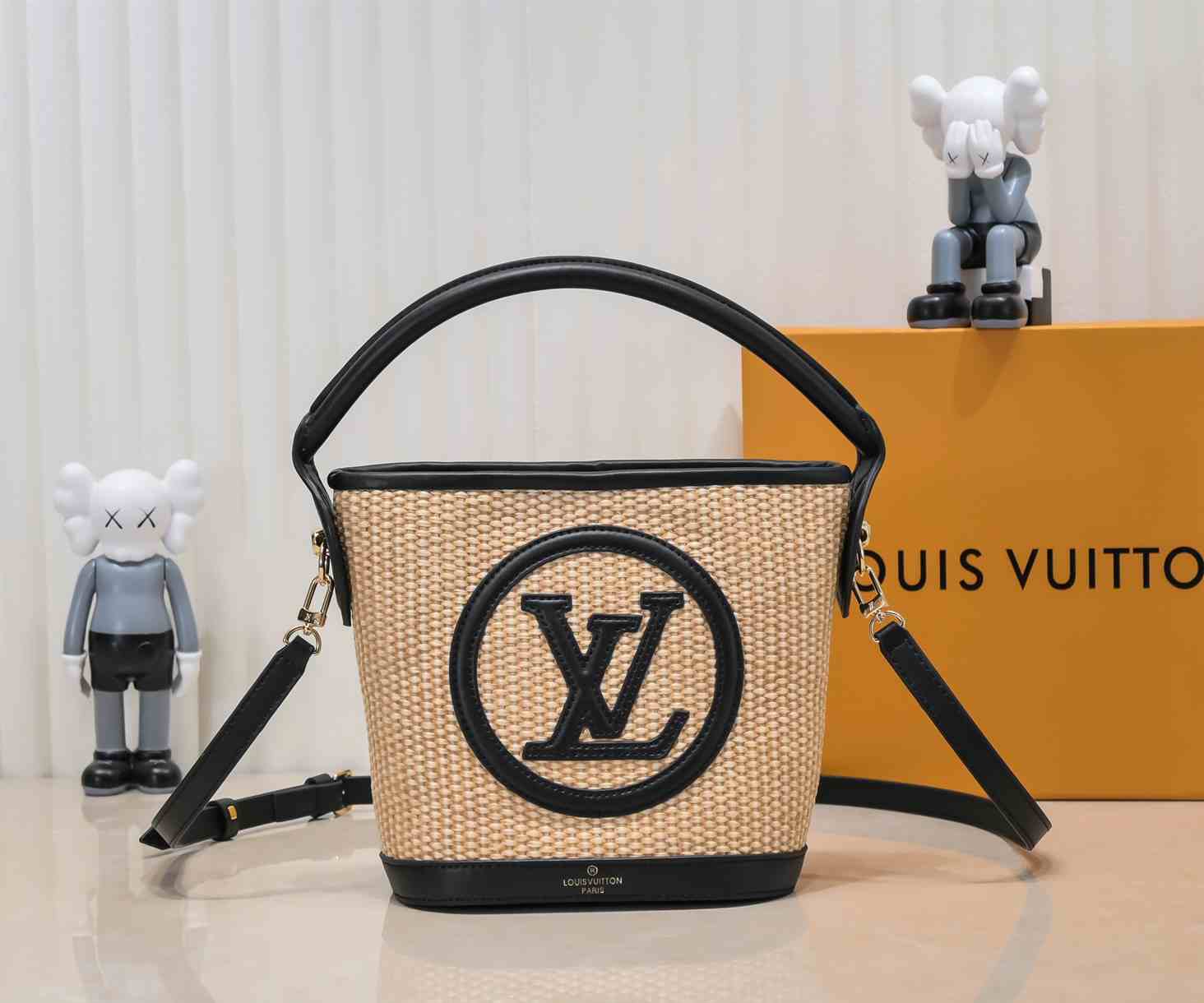 Louis Vuitton PETIT BUCKET replica