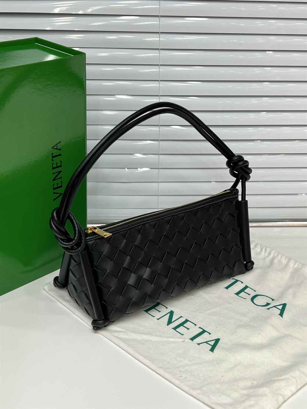 Bottega Veneta Small Intrecciato Strapped Pouch Bag replica