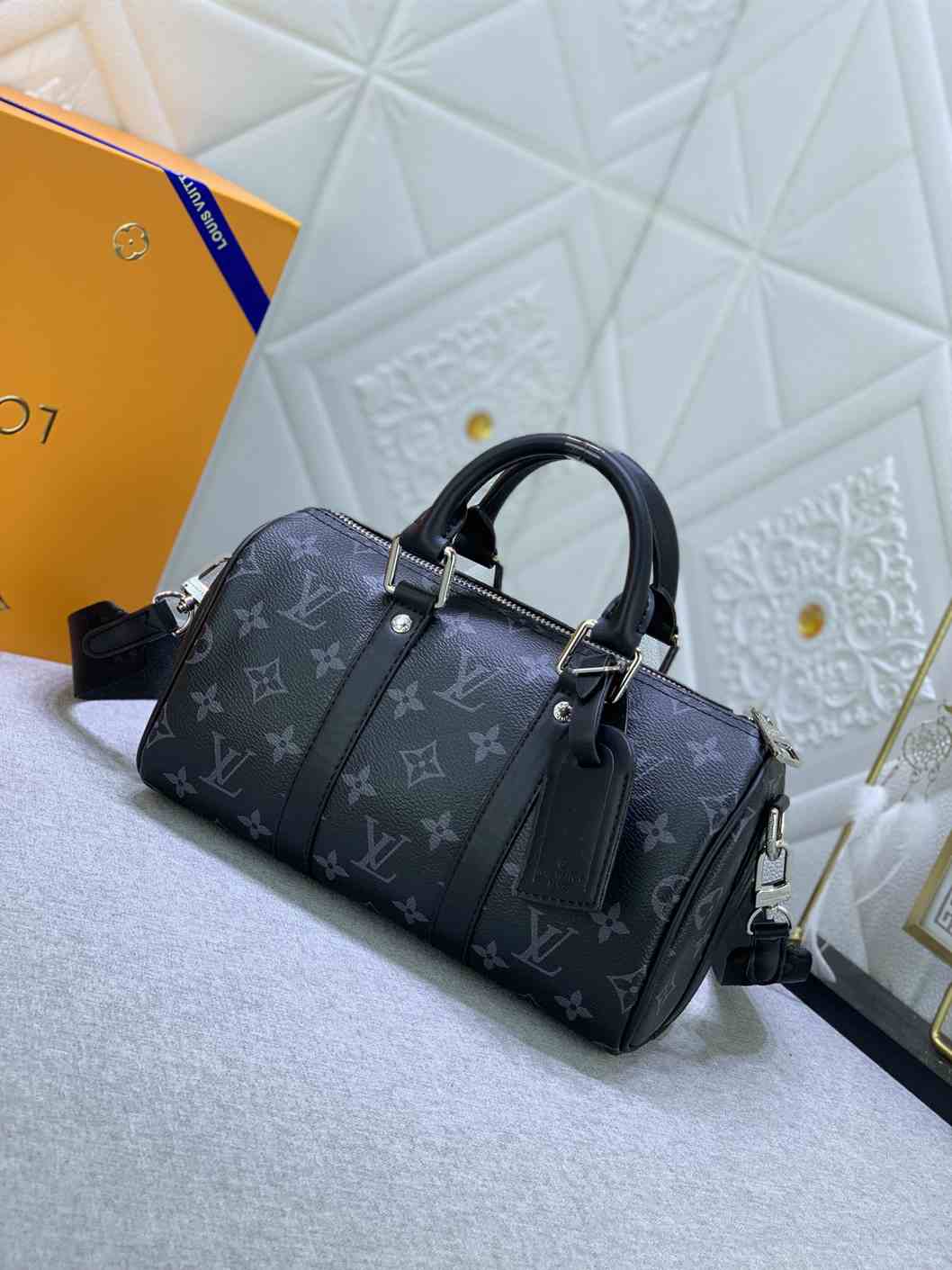 Louis Vuitton KEEPALL BANDOULIRE 25 replica