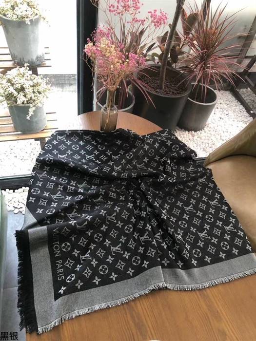 Louis Vuitton MONOGRAM SHINE SHAWL replica