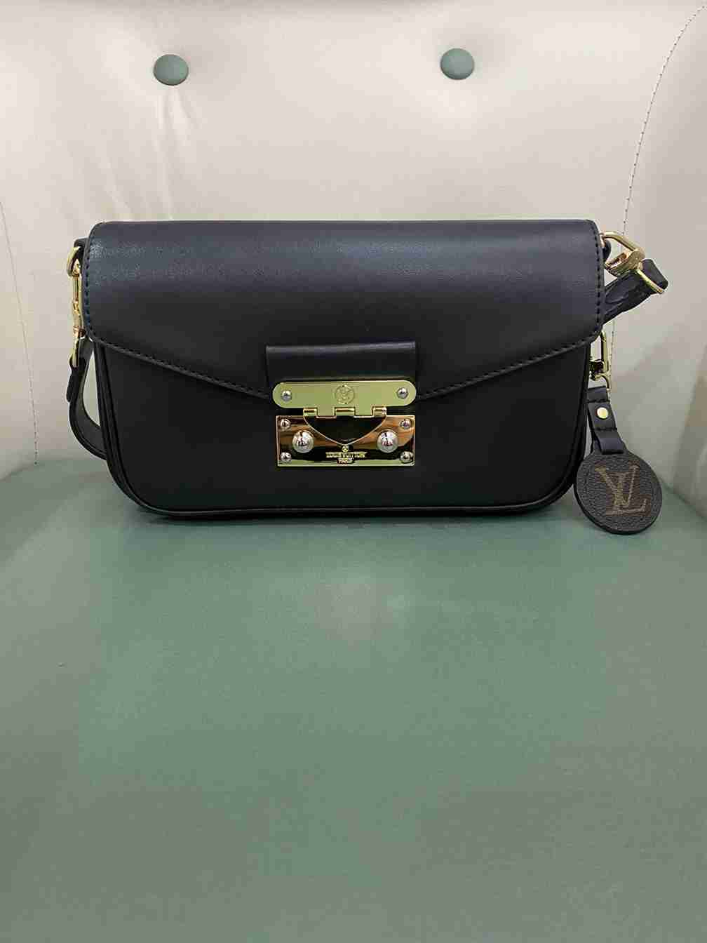 Louis Vuitton SWING replica