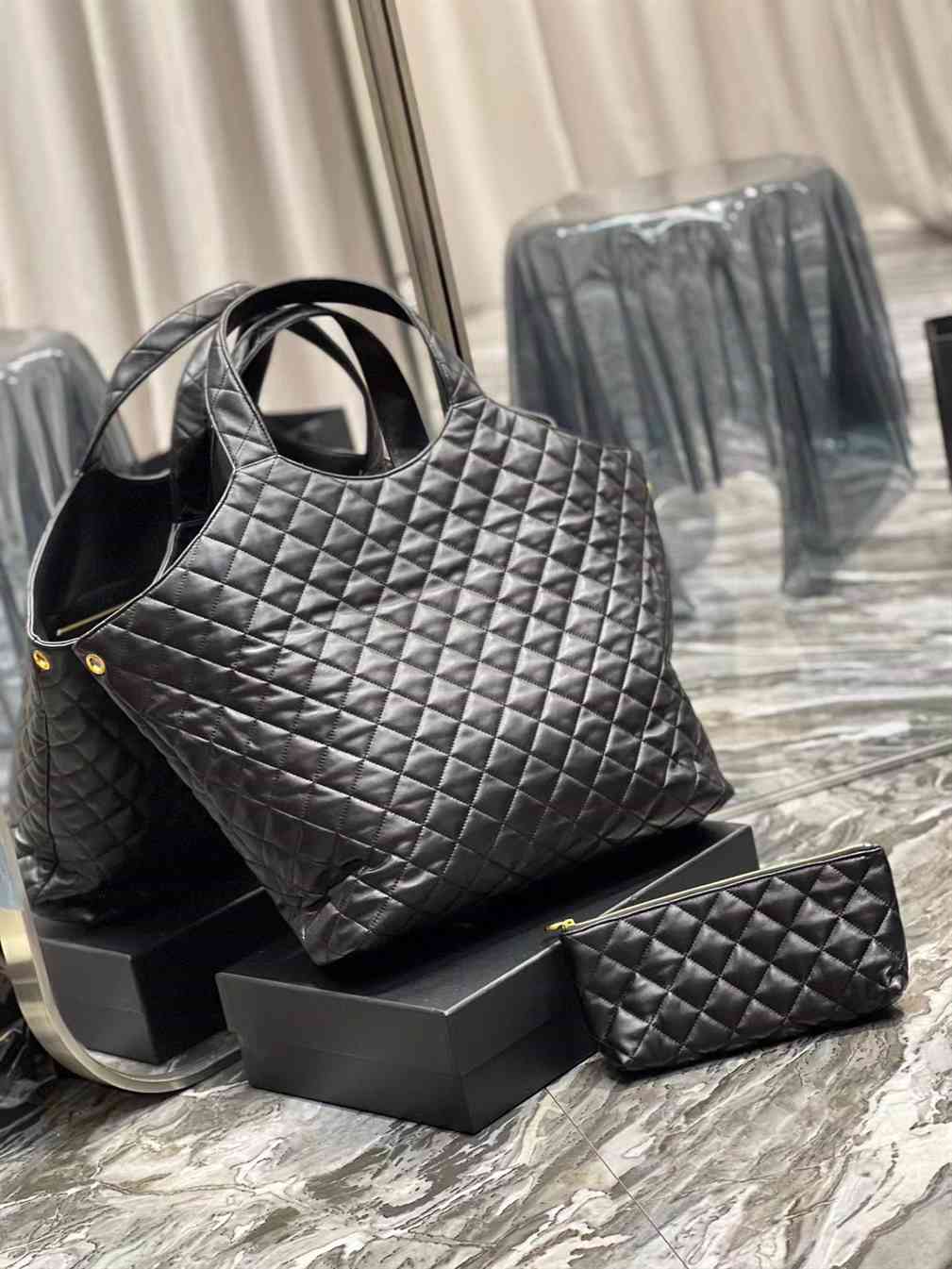 YSL ICARE MAXI SHOPPING BAG IN QUILTED LAMBSKIN-Original replica