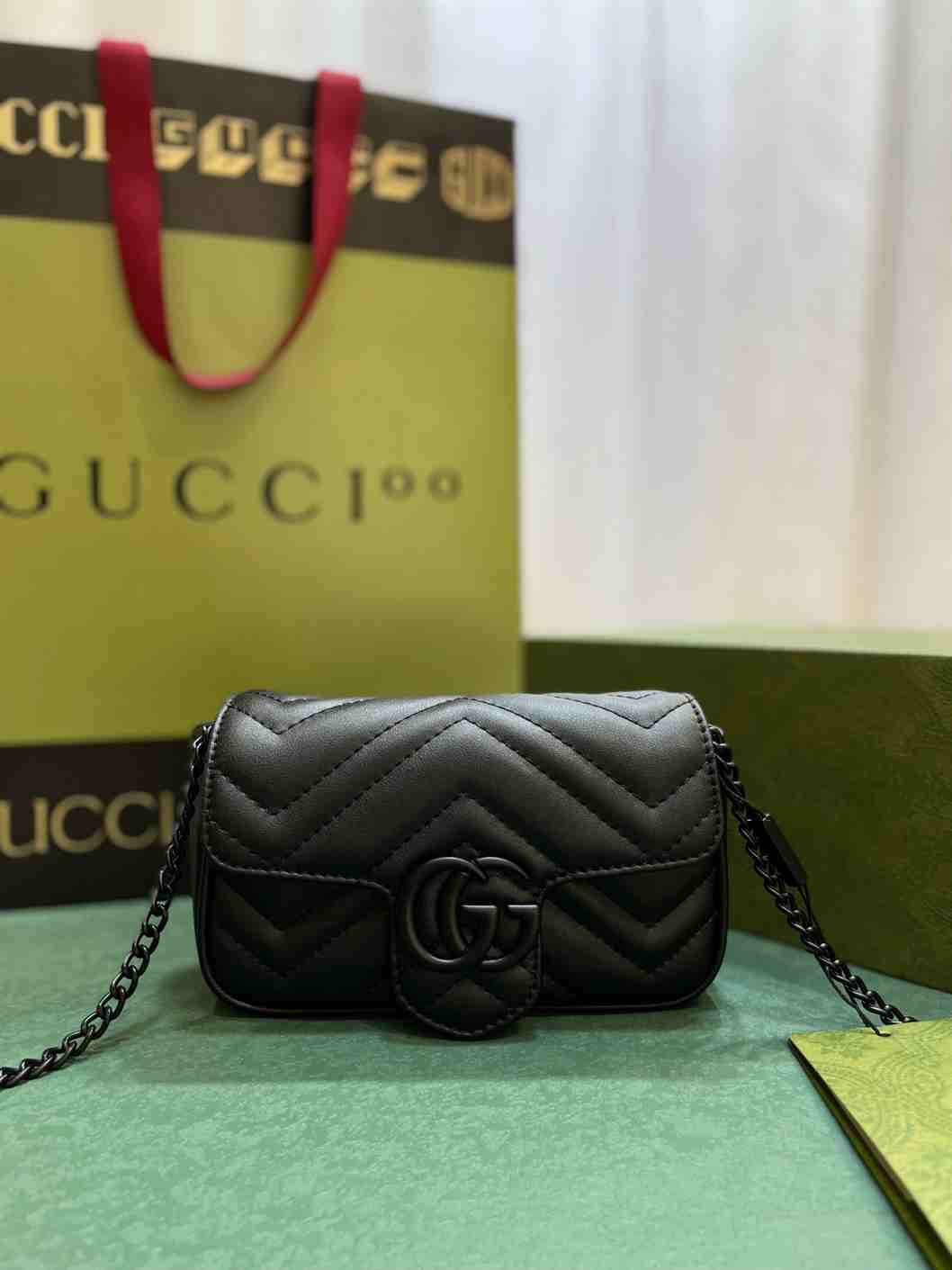 Gucci GG Marmont Matelassé Super Mini Bag replica