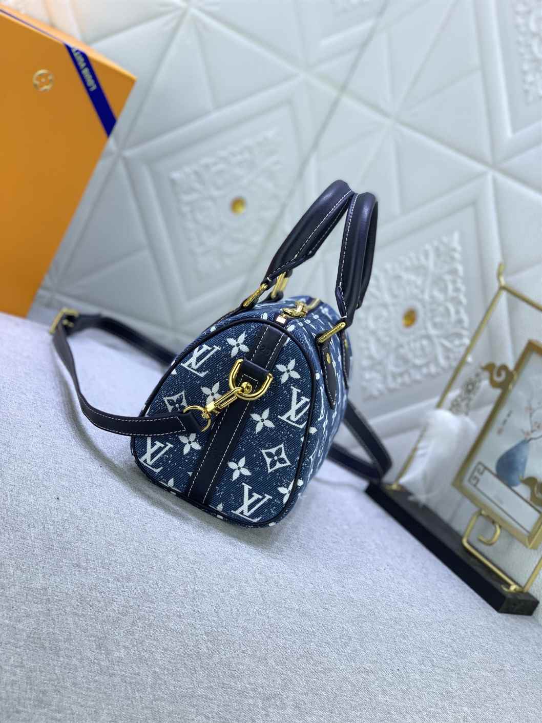 Louis Vuitton SPEEDY BANDOULIRE 20 Monogram Denim replica