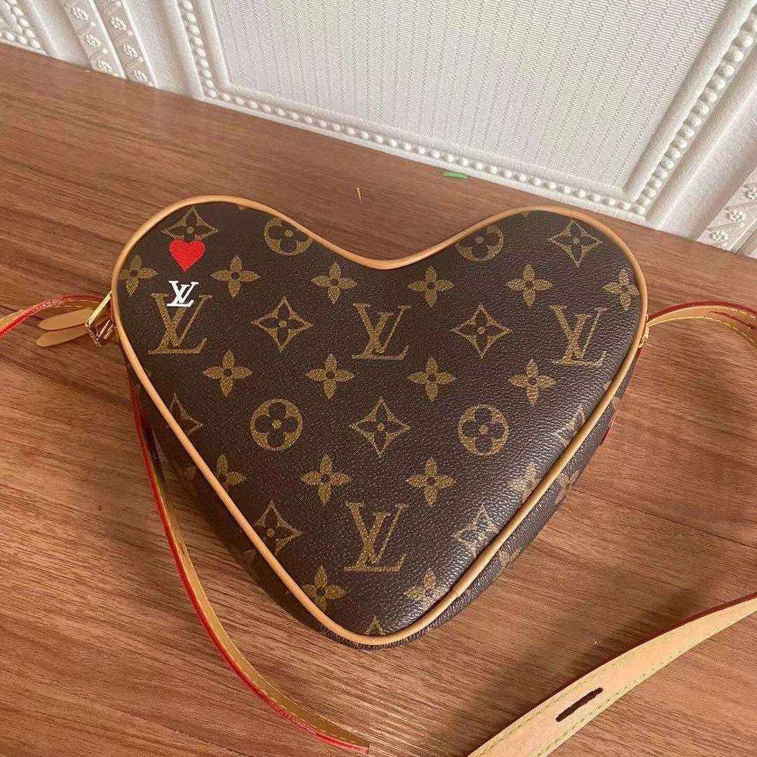 Louis Vuitton  CUR replica