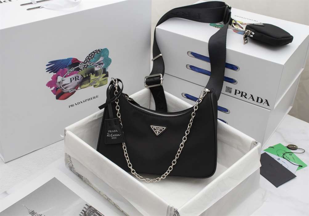 Prada Re-Edition 2005 Nylon replica