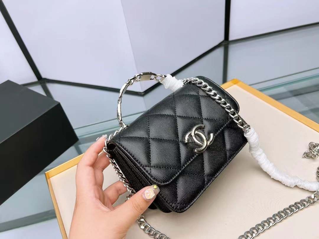Chanel Caviar Quilted Pick Me Up Clutch With Chain replica