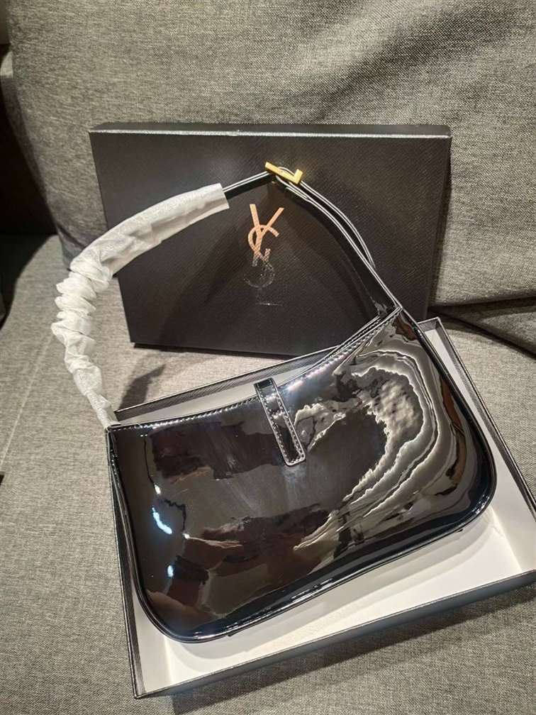 YSL LE 5  7 HOBO BAG IN SHINY LEATHER replica
