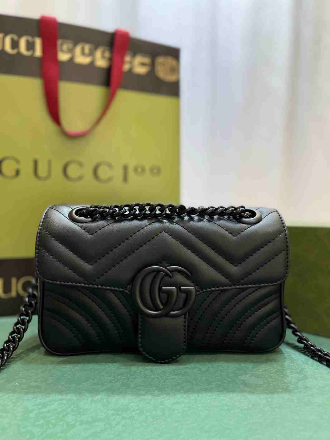 Gucci GG Marmont Matelassé Mini Bag replica