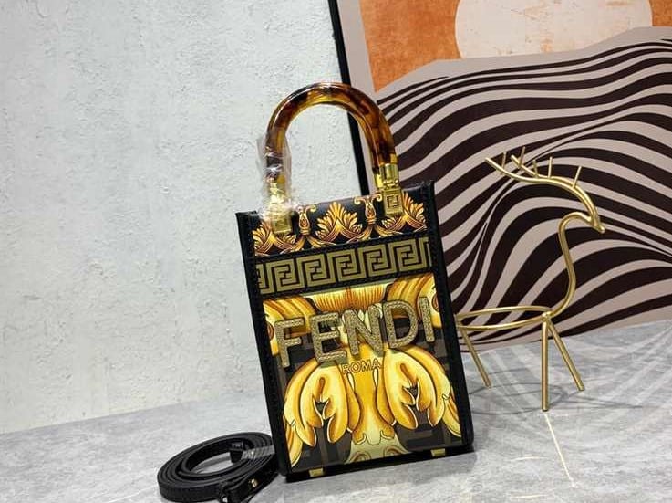 Fendace Mini Sunshine Shopper replica