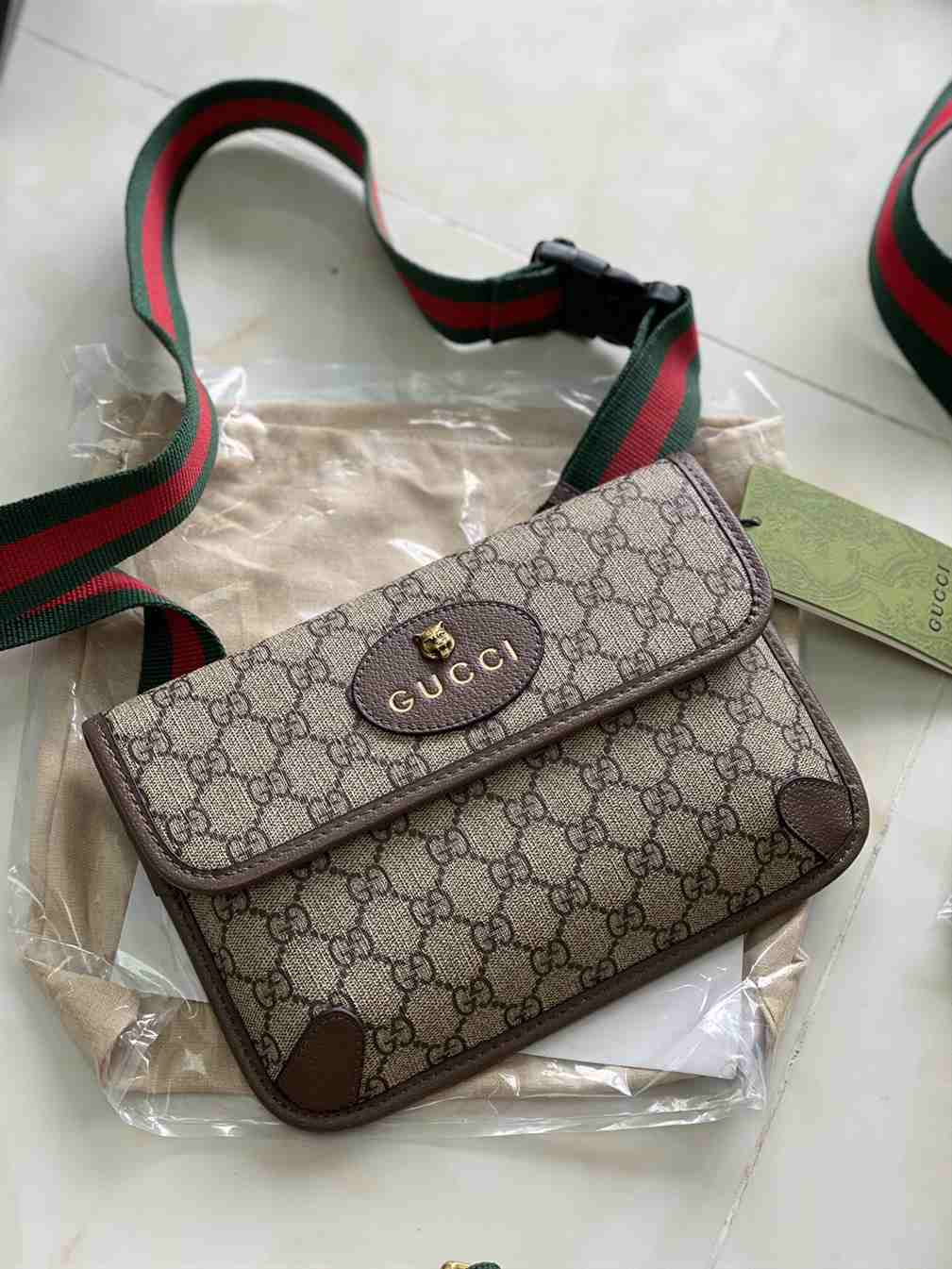 Gucci Neo Vintage GG Supreme Belt Bag replica
