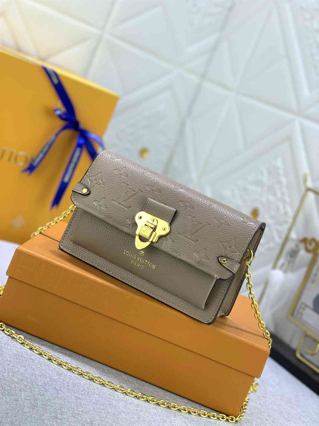 Louis Vuitton VAVIN CHAIN WALLET replica