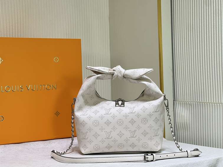 Louis Vuitton WHY KNOT PM replica