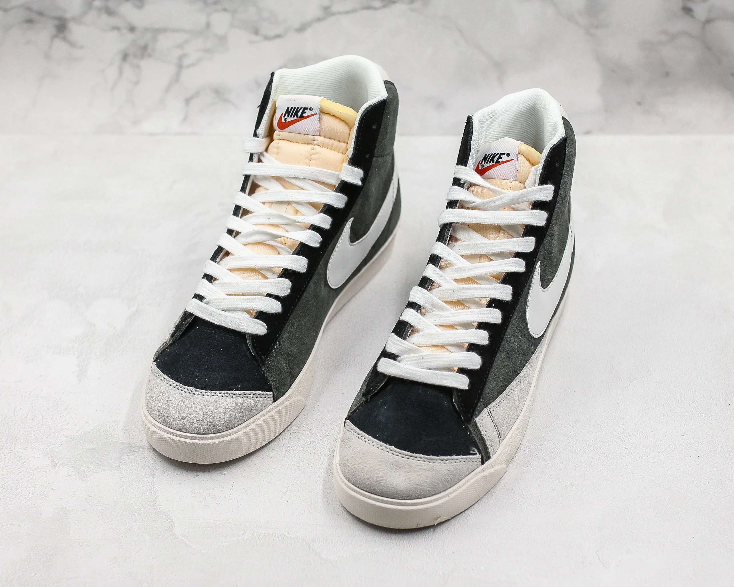 Nike Sneaker Réplica  BLAZER MID