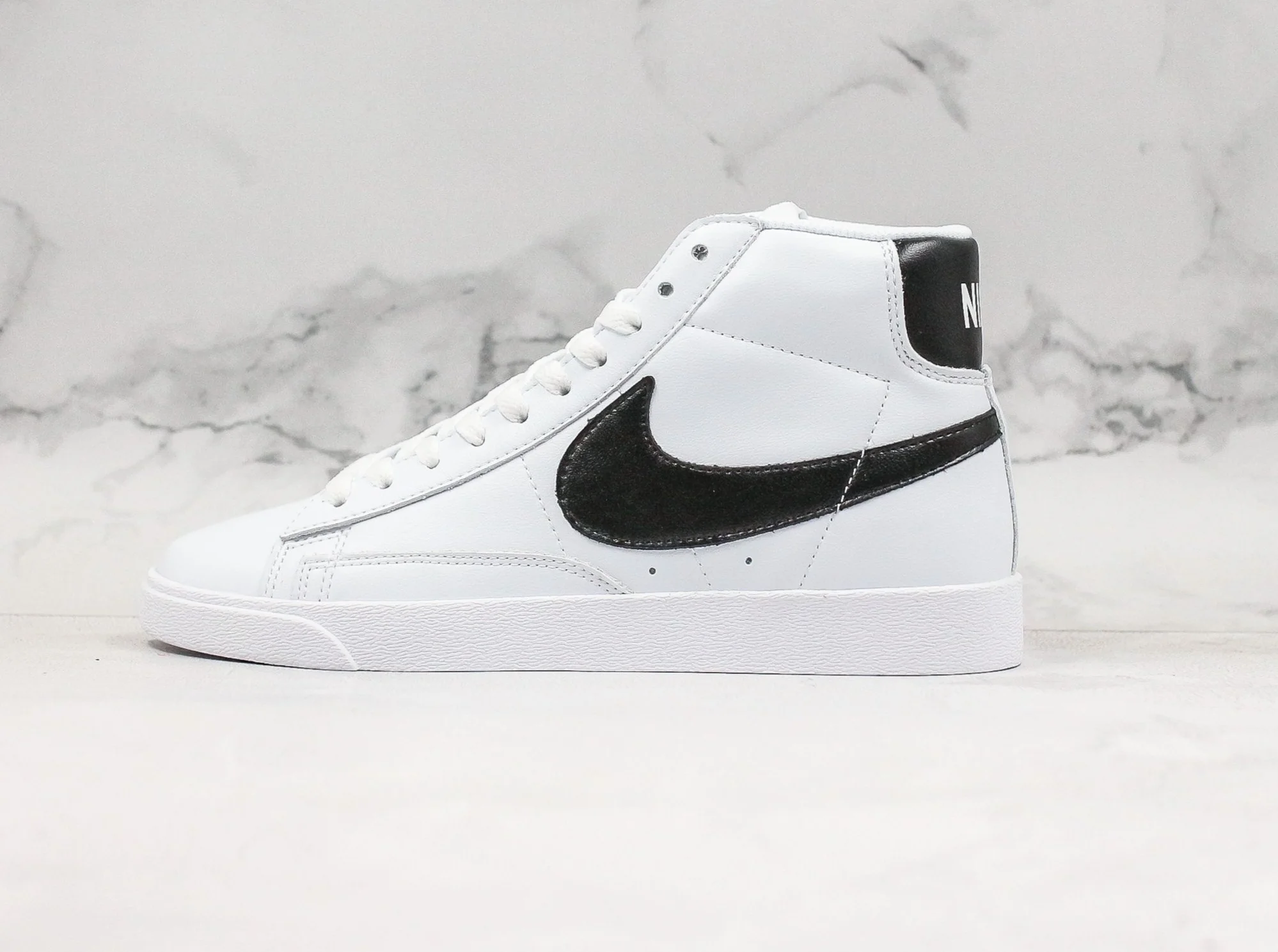 Nike Sneaker Réplica  BLAZER MID