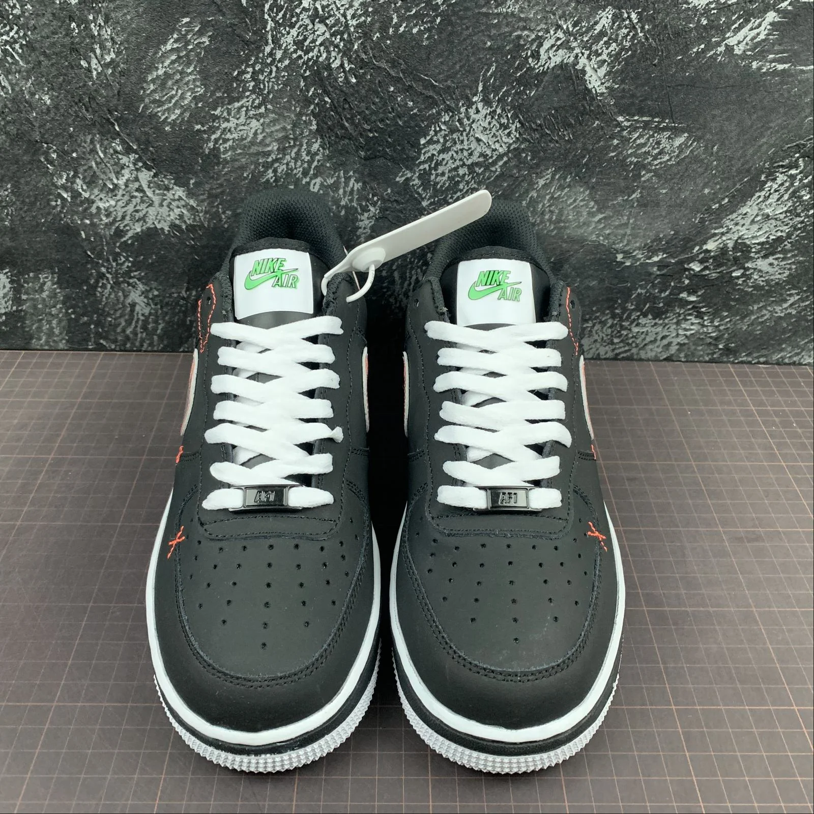 Réplica AIR FORCE 1 BLACK GRIND Nike Sneaker