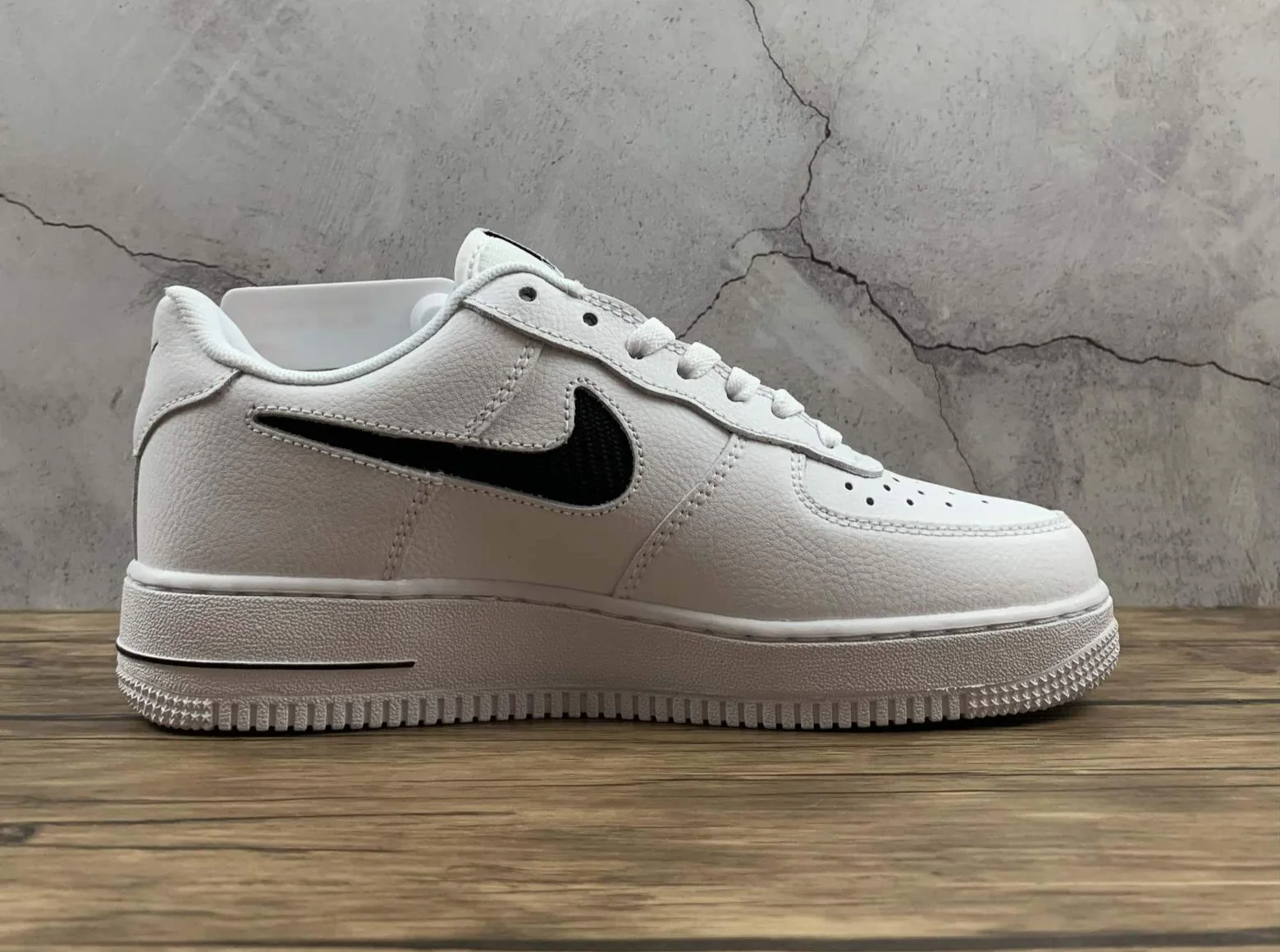 Réplica AIR FORCE 1 BLACK GRAVEN Nike Sneaker