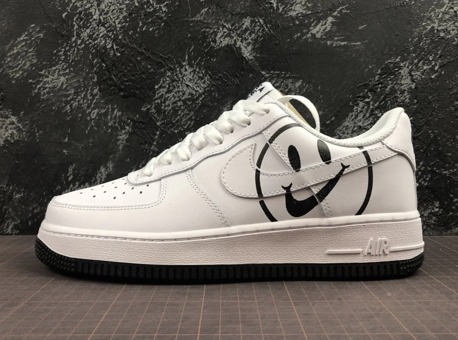 Réplica AIR FORCE 1 HAVE A NICE DAY Nike Sneaker