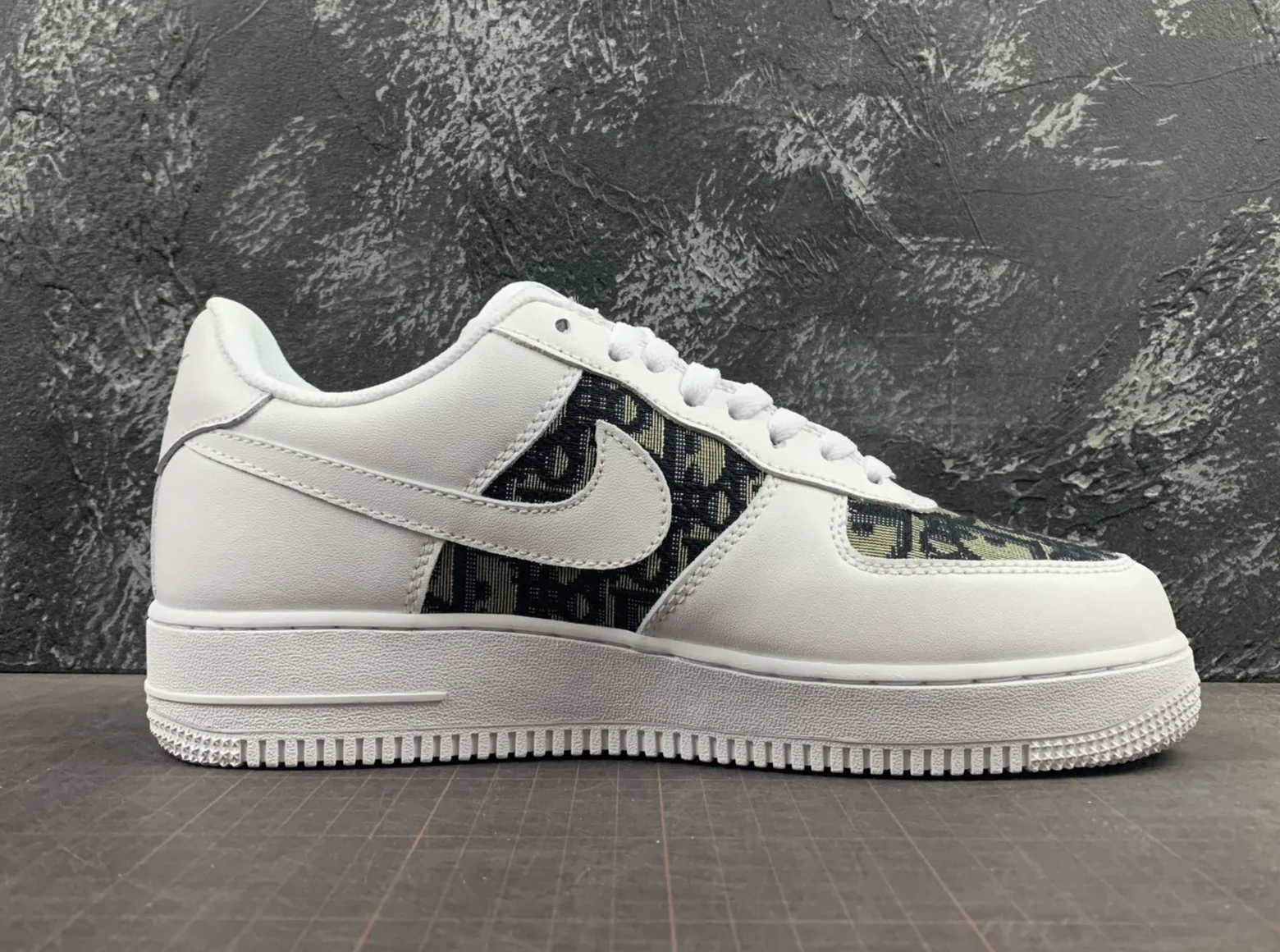 Réplica AIR FORCE 1 BLACK x DIOR Nike Sneaker