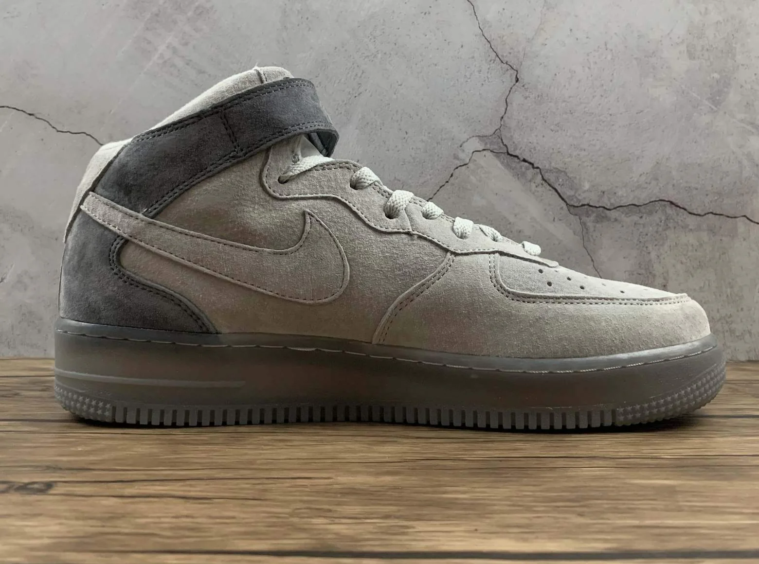 Réplica AIR FORCE 1 MID GREY Nike Sneaker
