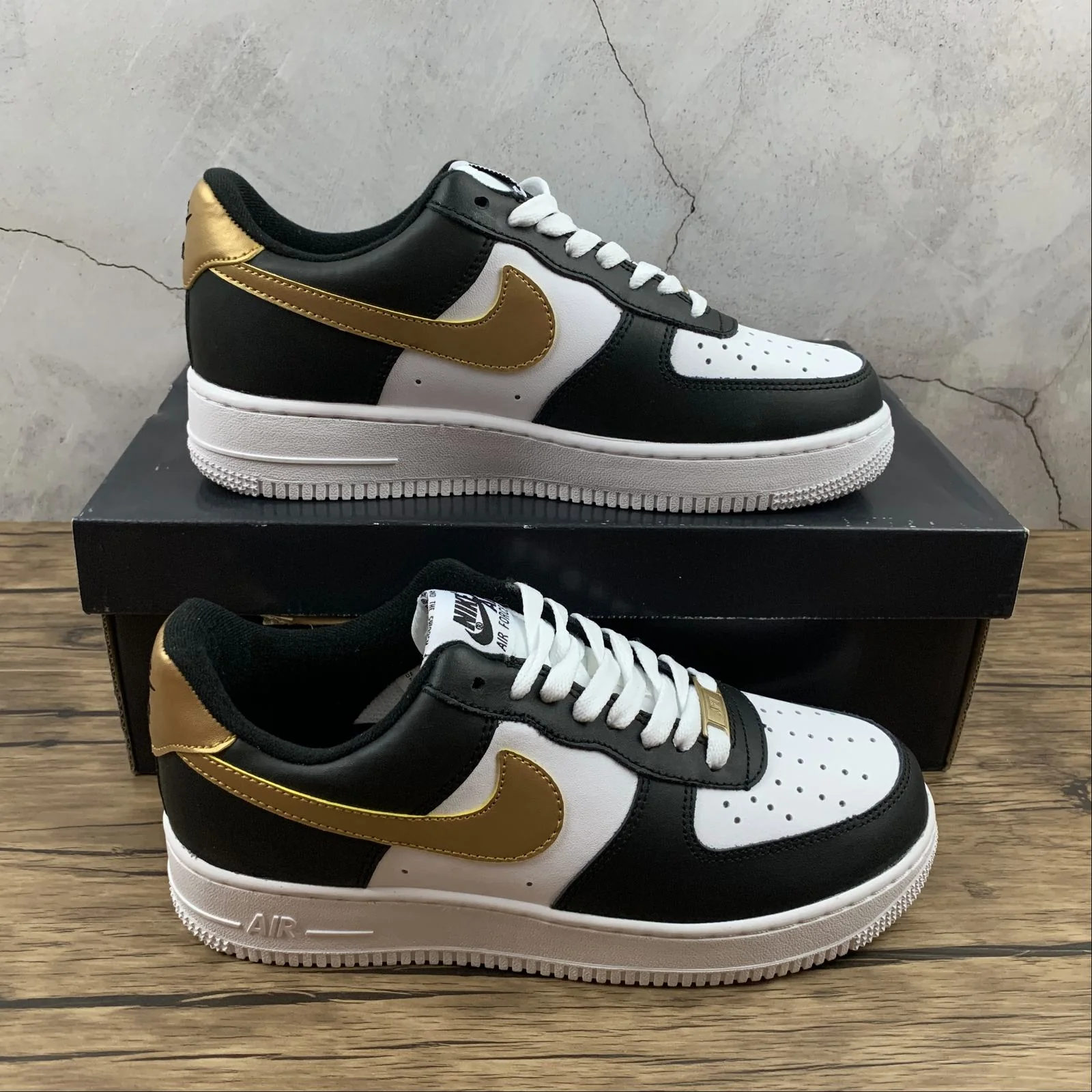 Réplica AIR FORCE 1 BLACK GOLD Nike Sneaker