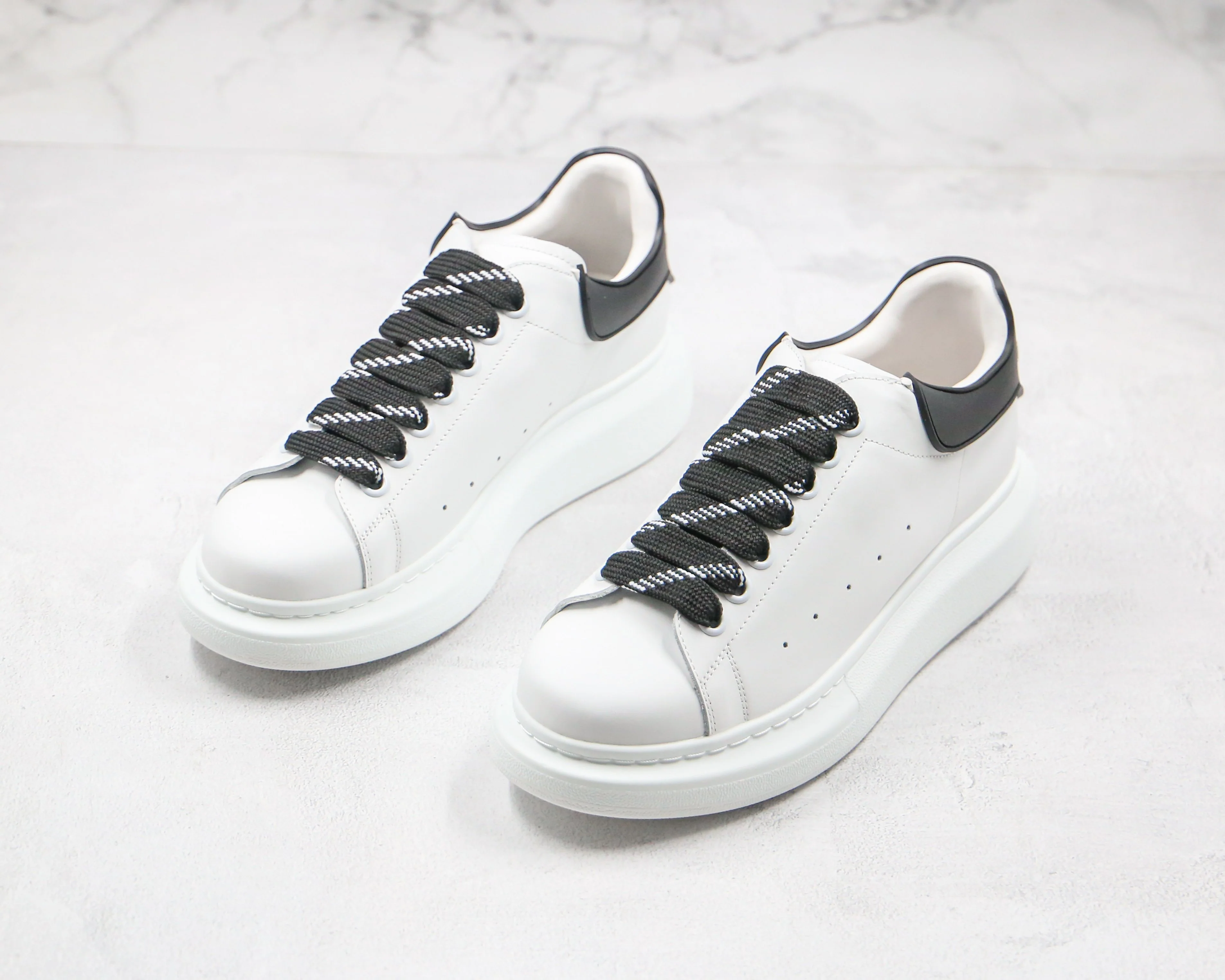 Réplica MCQUEEN OVERSIZED SNEAKER