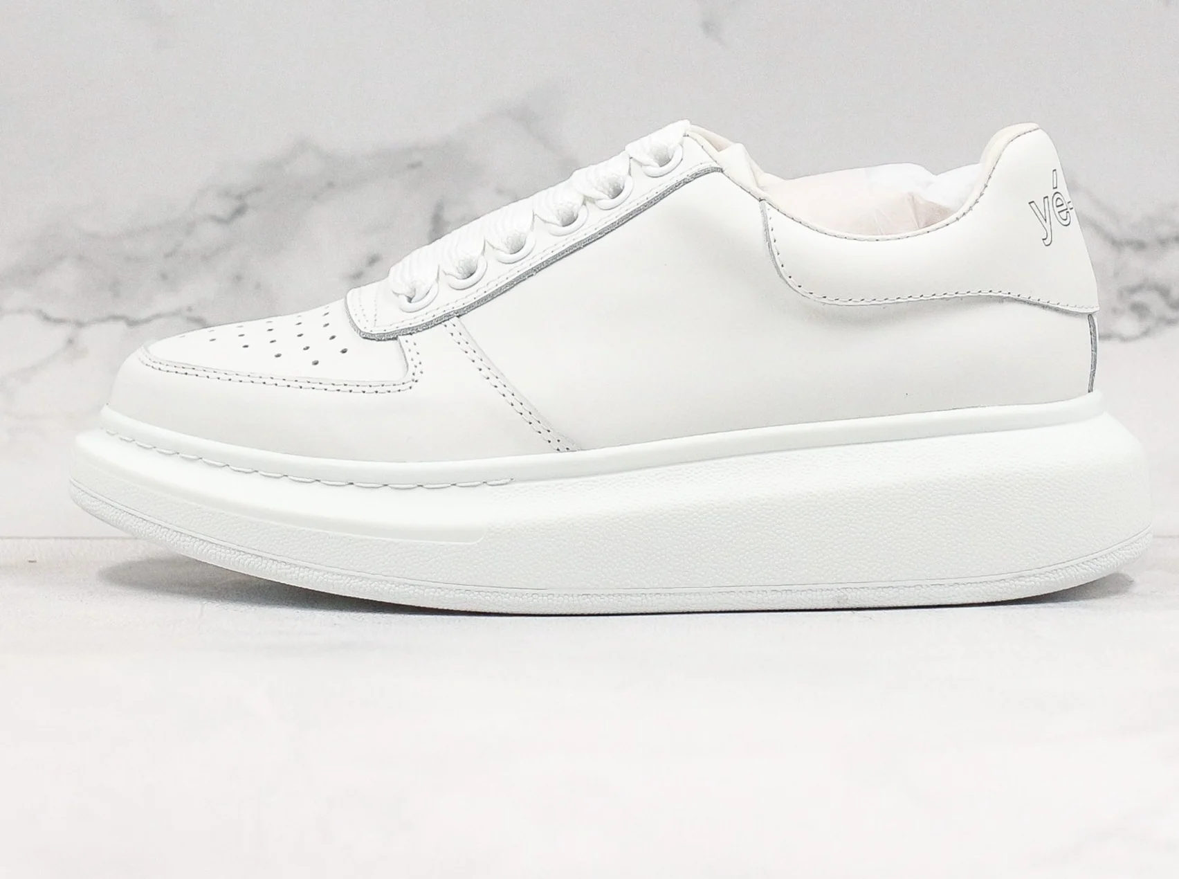 Réplica MCQUEEN OVERSIZED SNEAKER