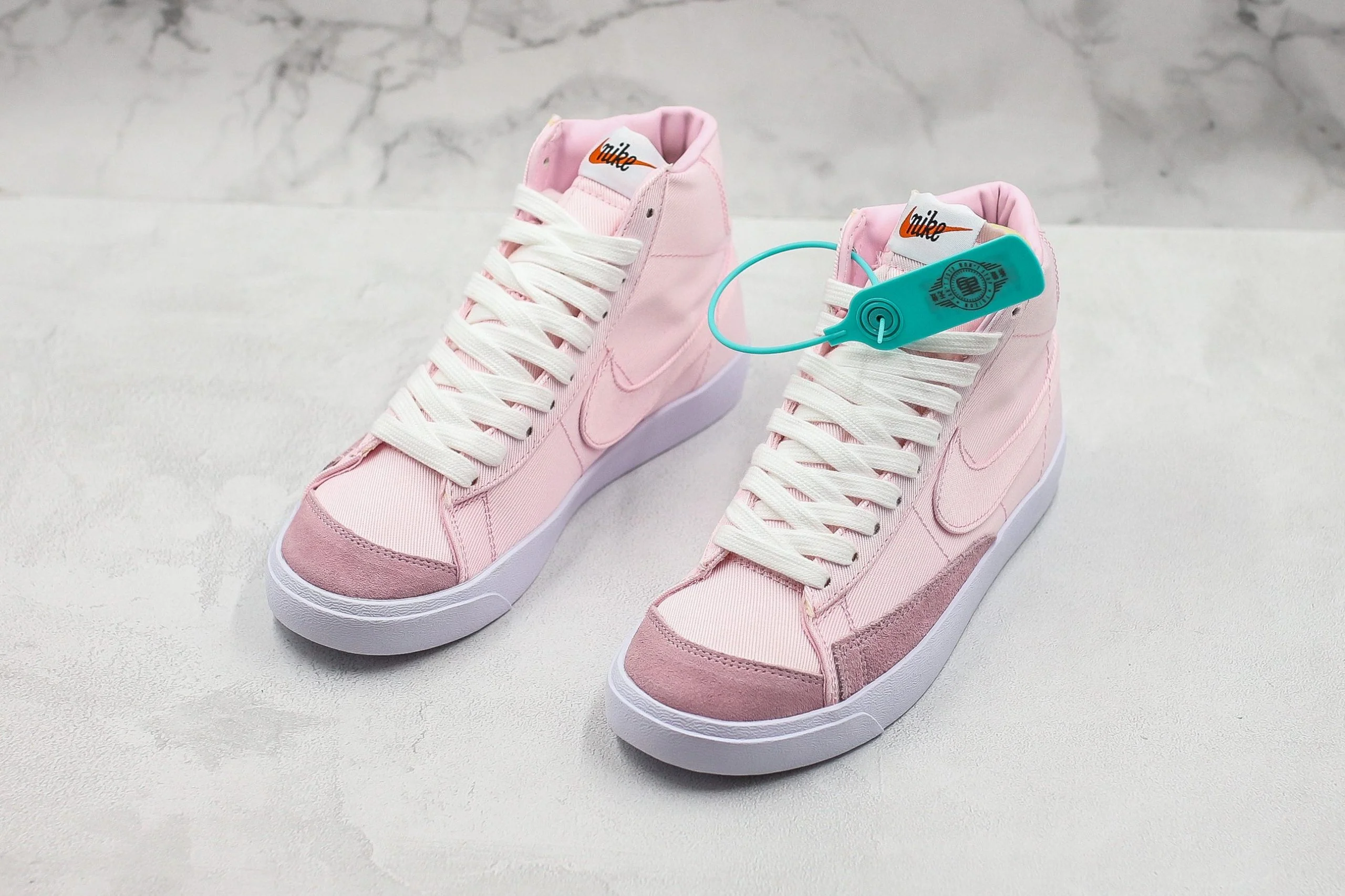 Nike Sneaker Réplica  BLAZER MID