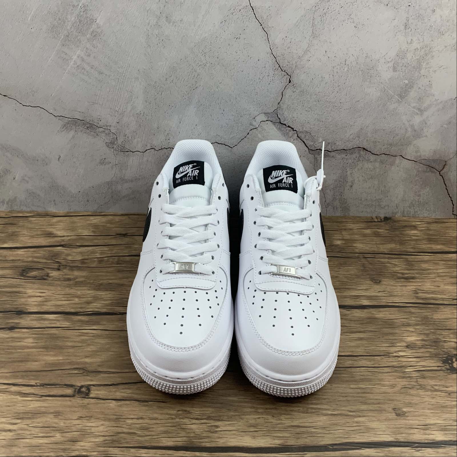 Réplica AIR FORCE 1  WHITE & BLACK Nike Sneaker