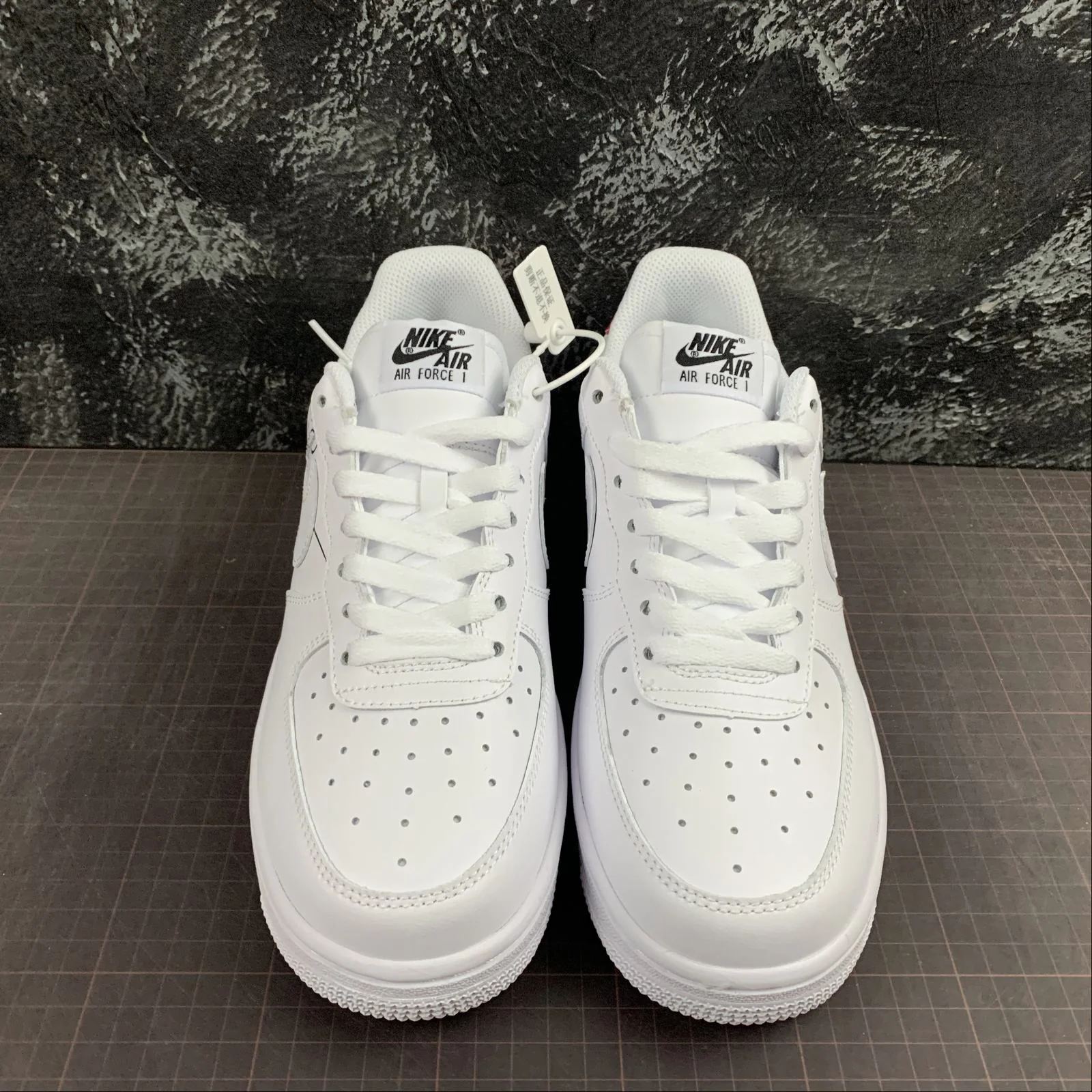 Réplica AIR FORCE 1 M MOUSE Nike Sneaker
