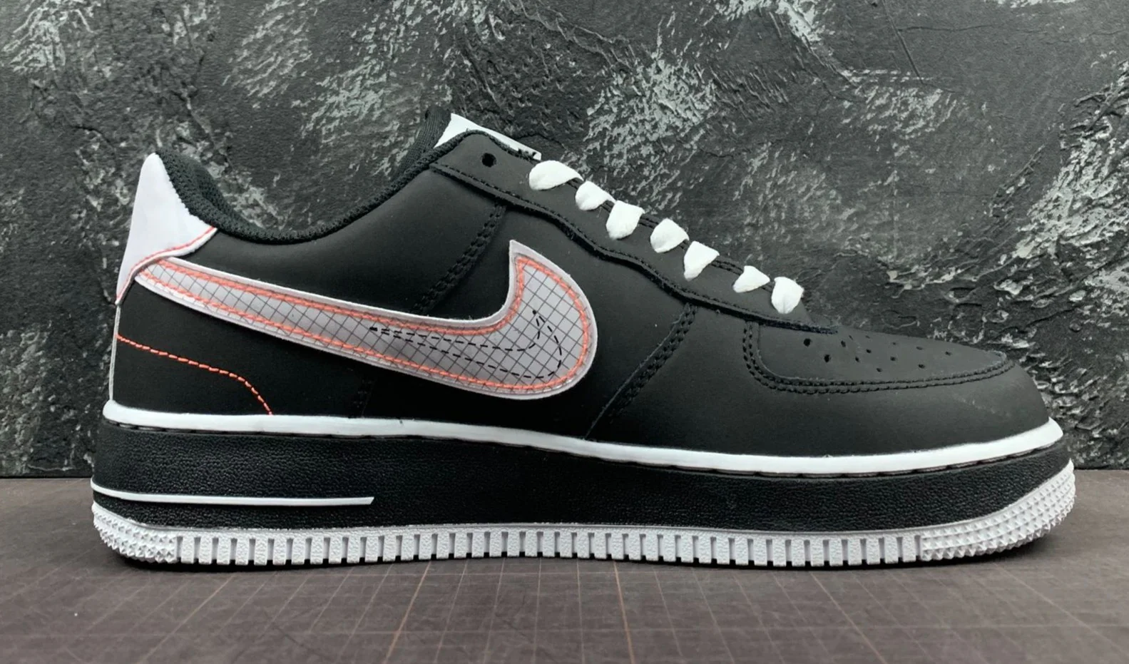 Réplica AIR FORCE 1 BLACK GRIND Nike Sneaker