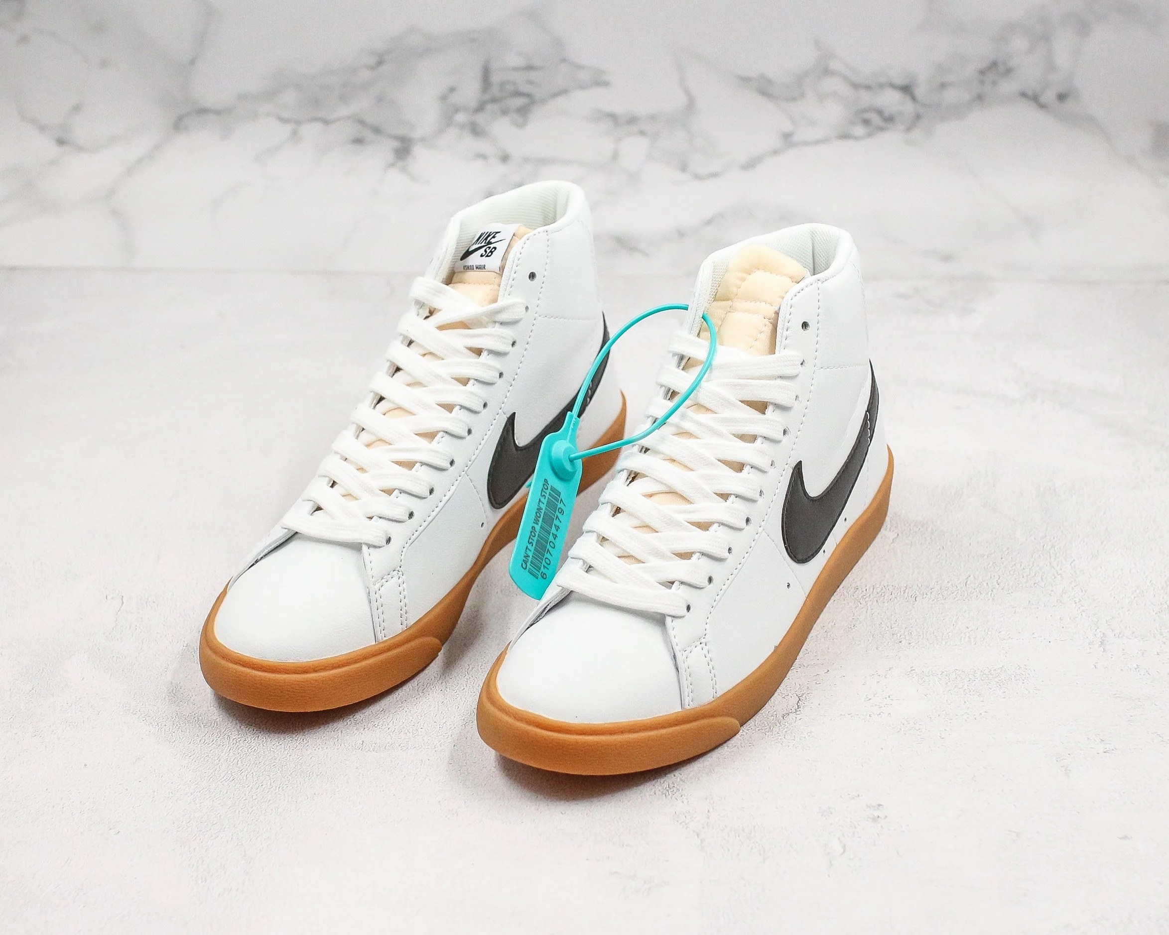Nike Sneaker Réplica  BLAZER MID