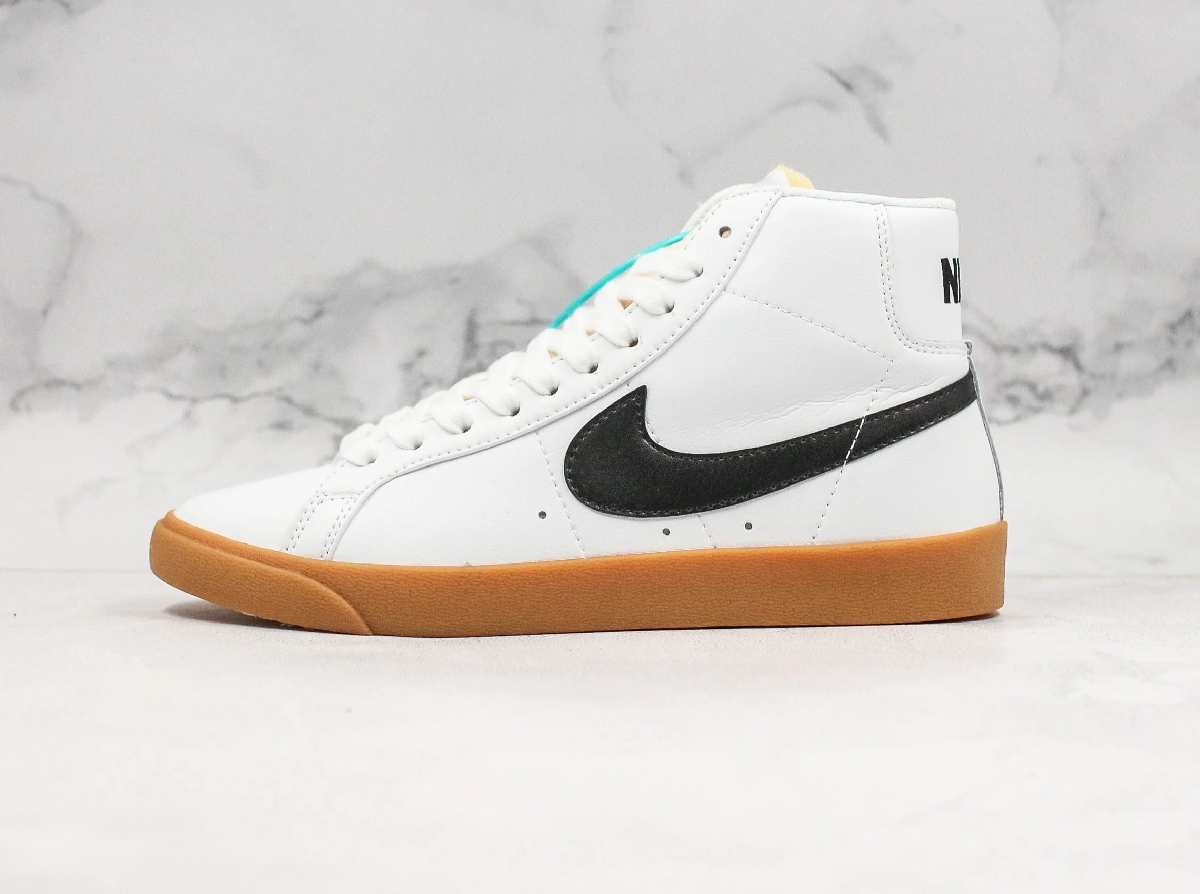 Nike Sneaker Réplica  BLAZER MID
