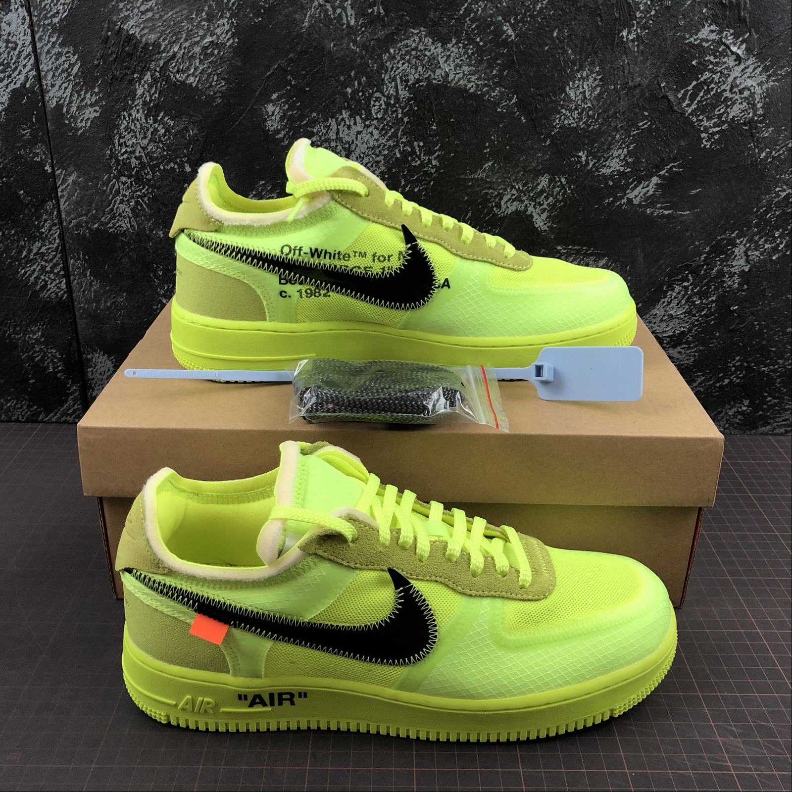 Réplica AIR FORCE 1 GREEN NEON OFF WHITE Nike Sneaker