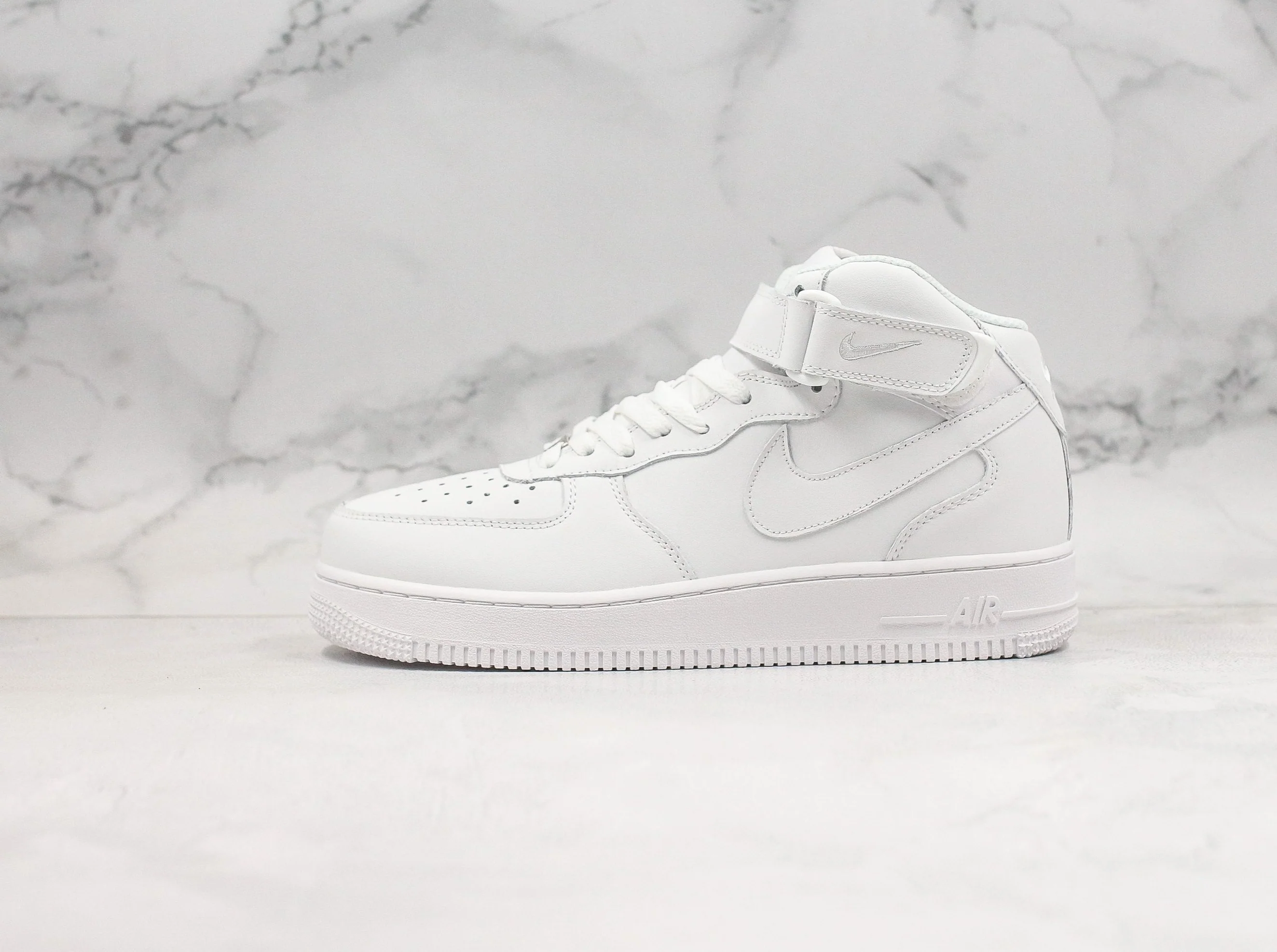 Réplica AIR FORCE 1 MID WHITE Nike Sneaker