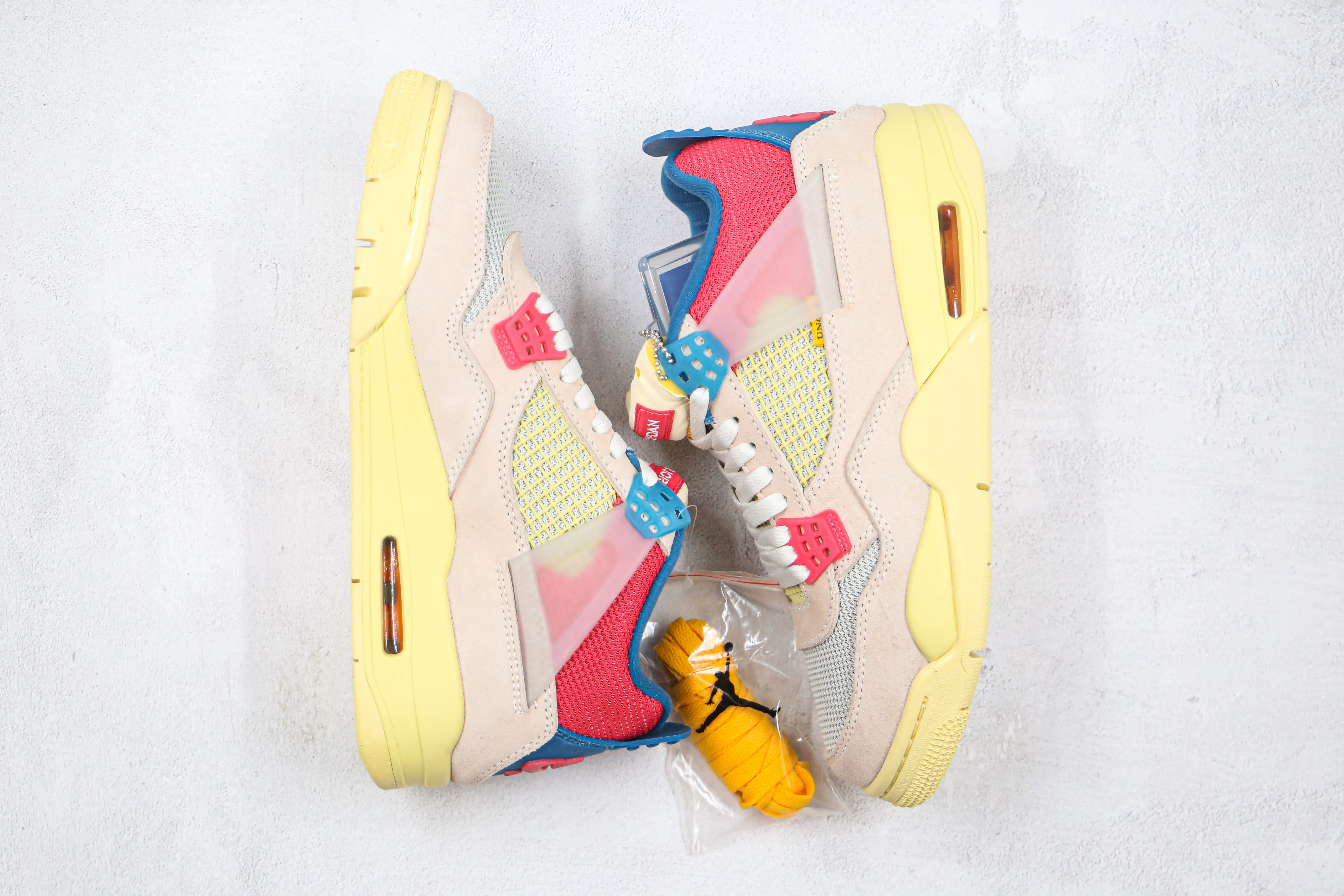 Réplica AIR JORDAN 4 “unión Guava Ice Nike Sneaker