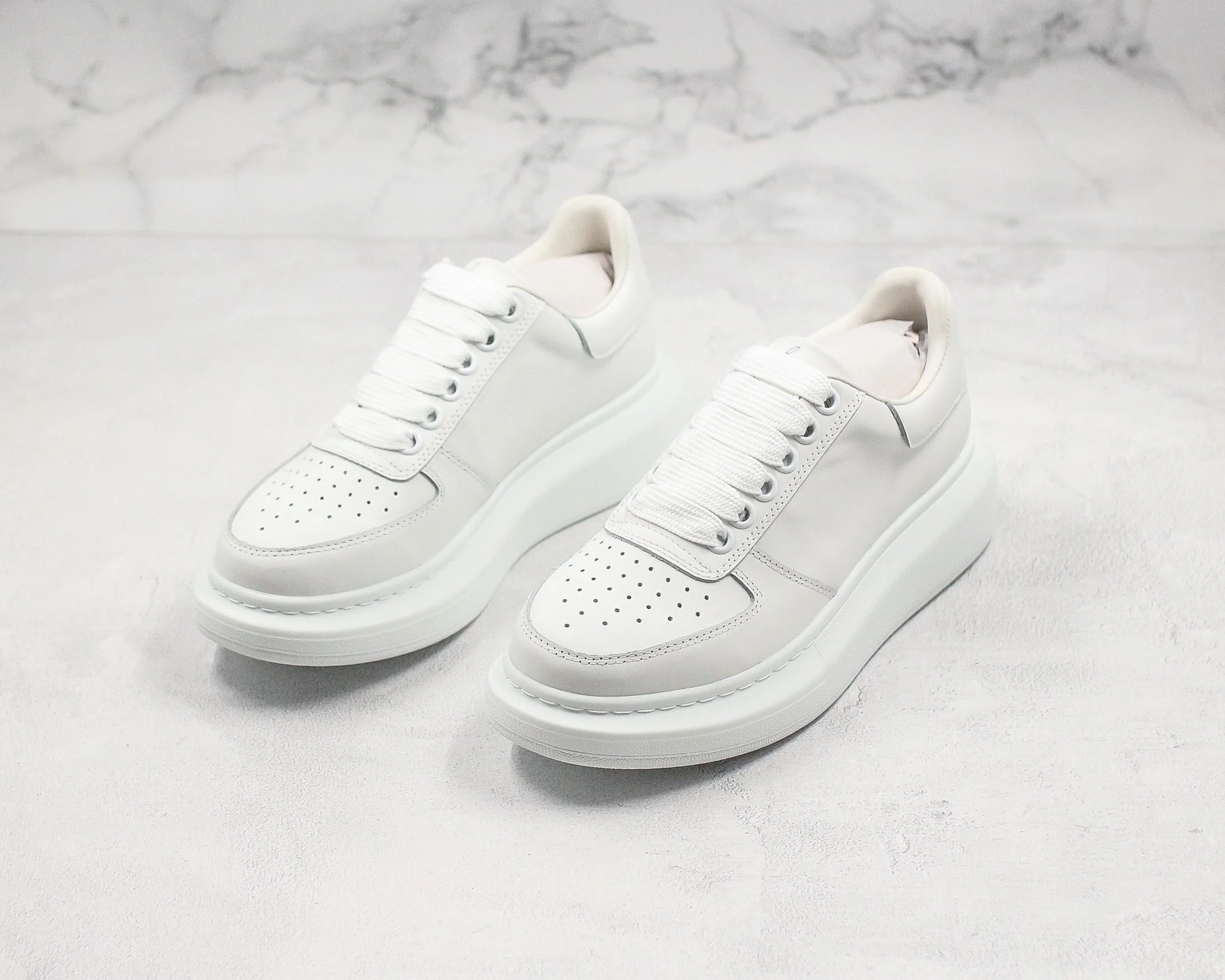 Réplica MCQUEEN OVERSIZED SNEAKER