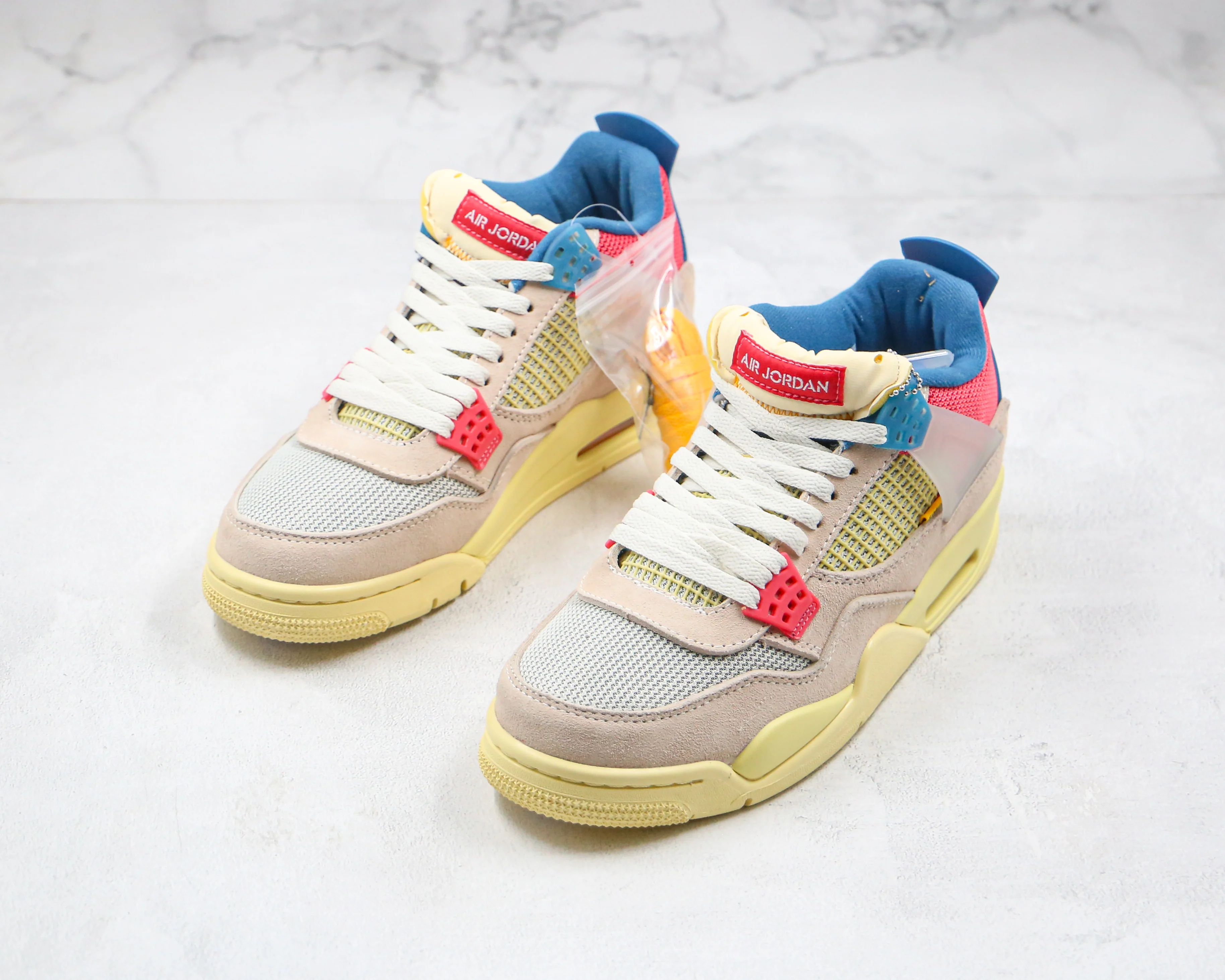 Réplica AIR JORDAN 4 “unión Guava Ice Nike Sneaker
