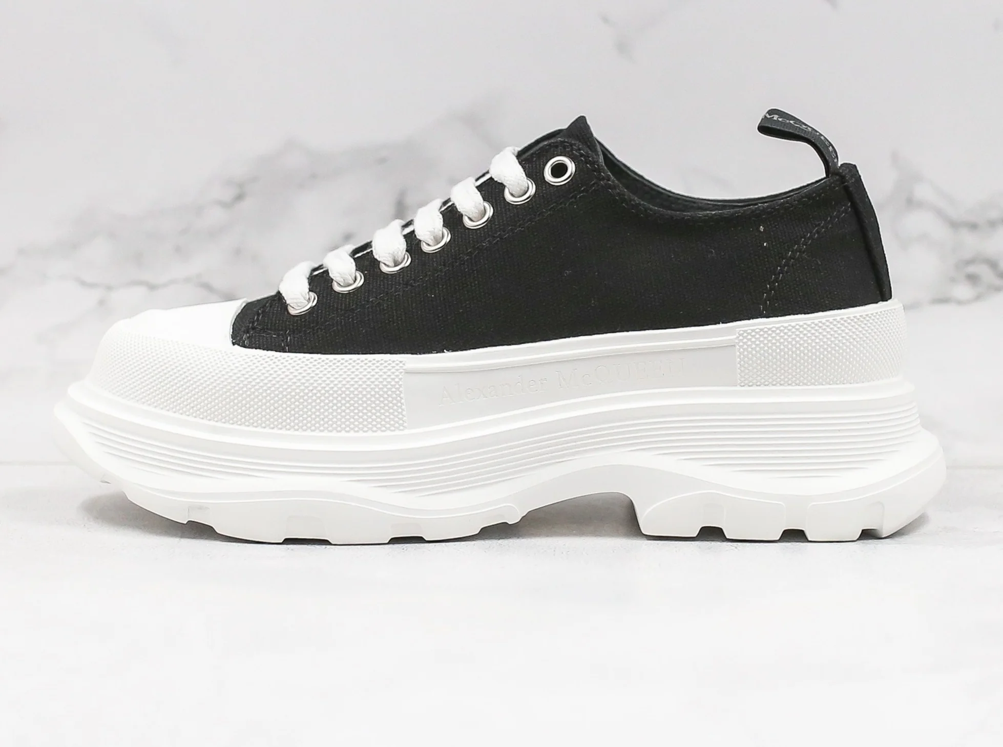 Réplica MCQUEEN TREAD SLICK LACE UP