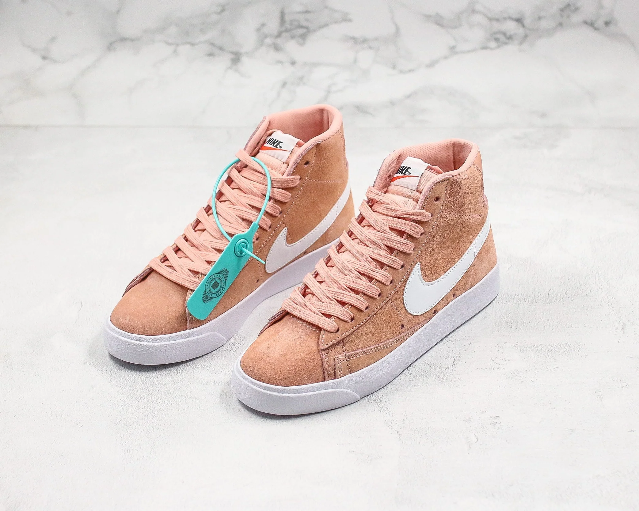 Nike Sneaker Réplica  BLAZER MID