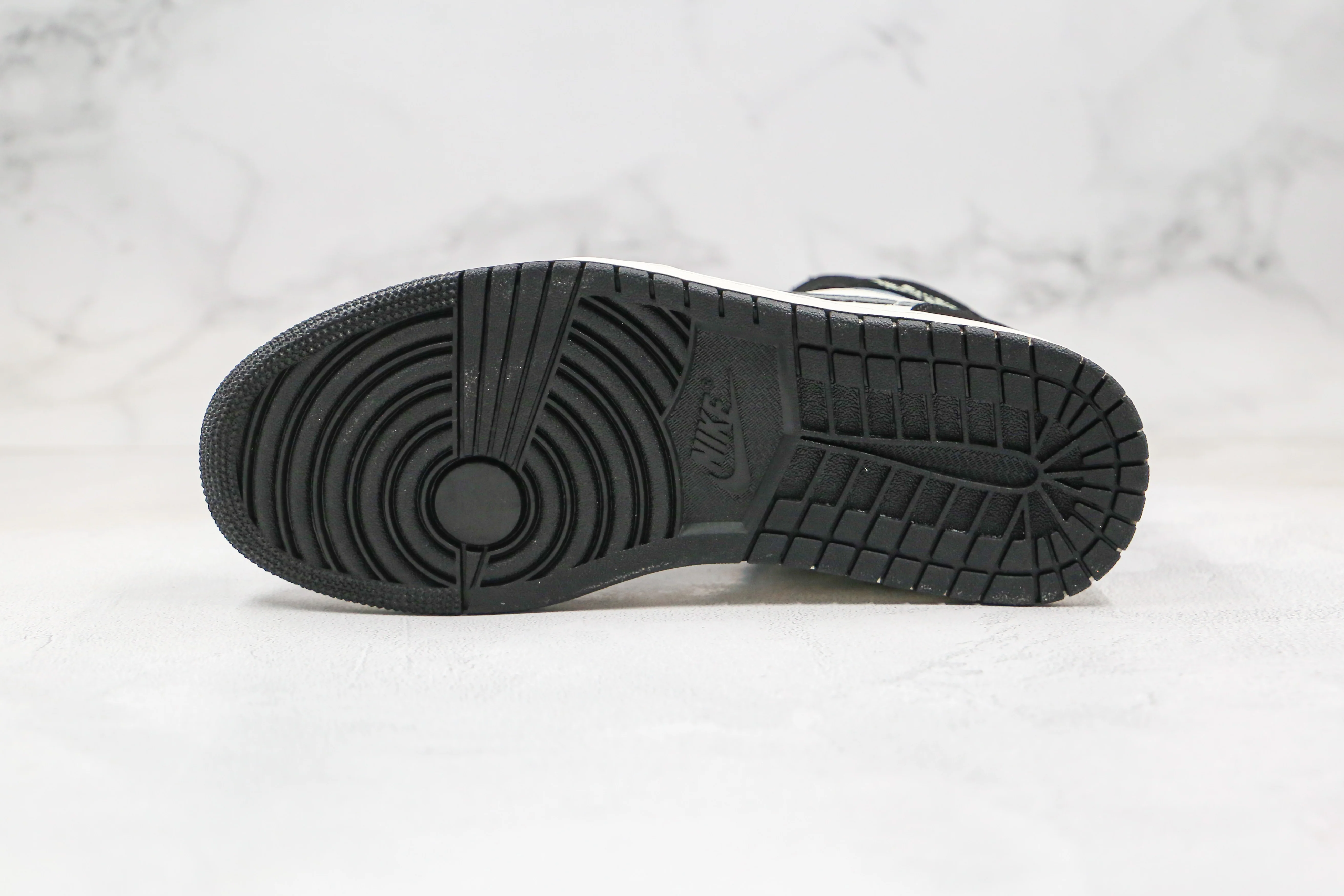 Réplica AIR JORDAN 1 mid Sneaker