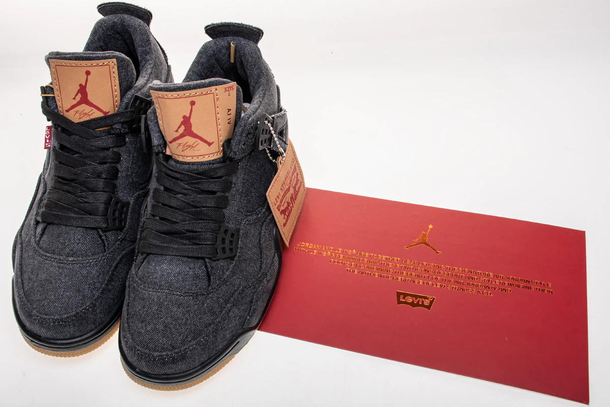 Réplica AIR JORDAN 4 “levis black” Sneaker