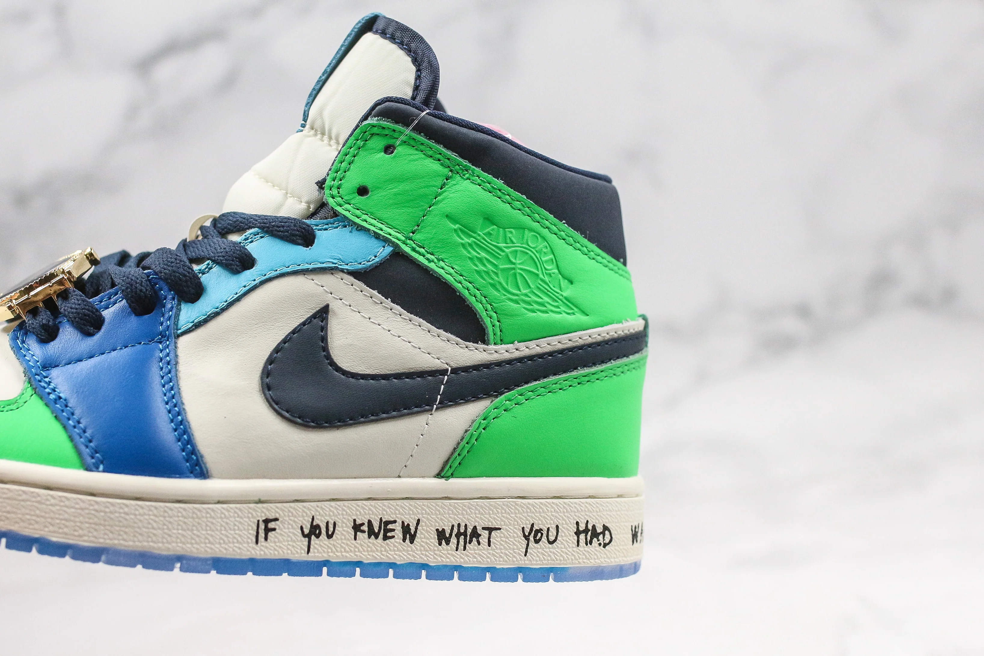 Réplica AIR JORDAN 1 mid Sneaker