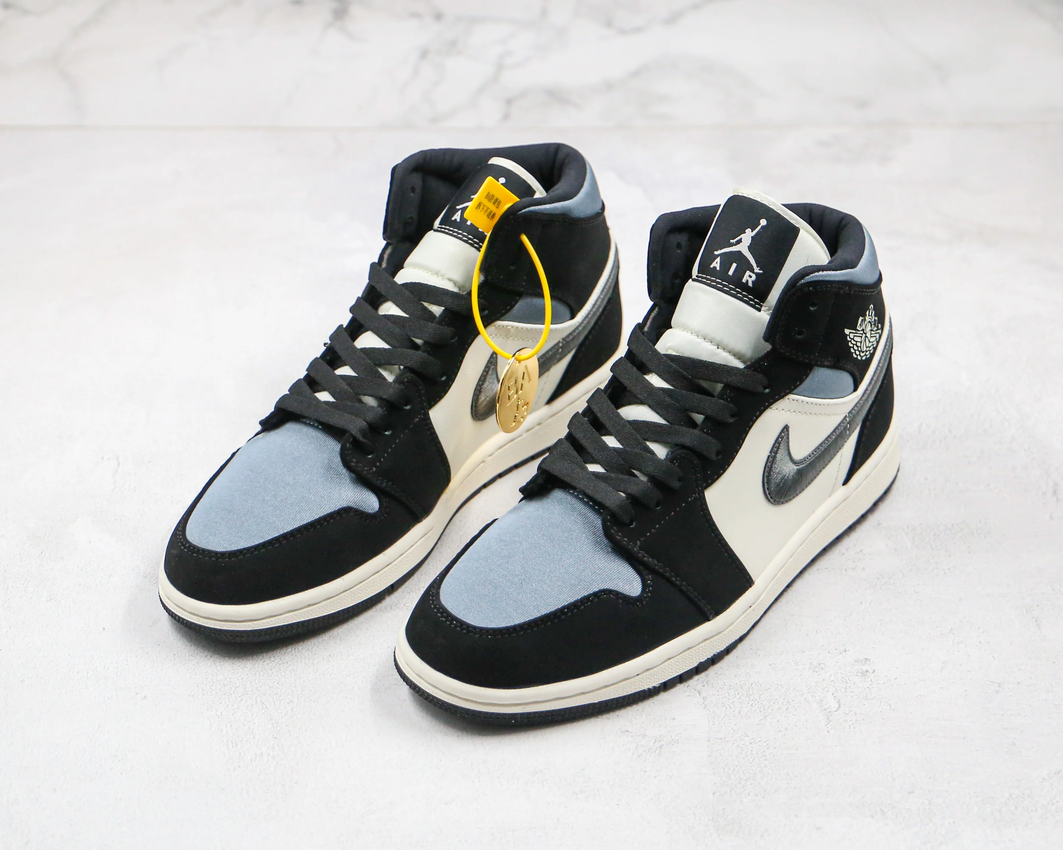 Réplica AIR JORDAN 1 mid Sneaker