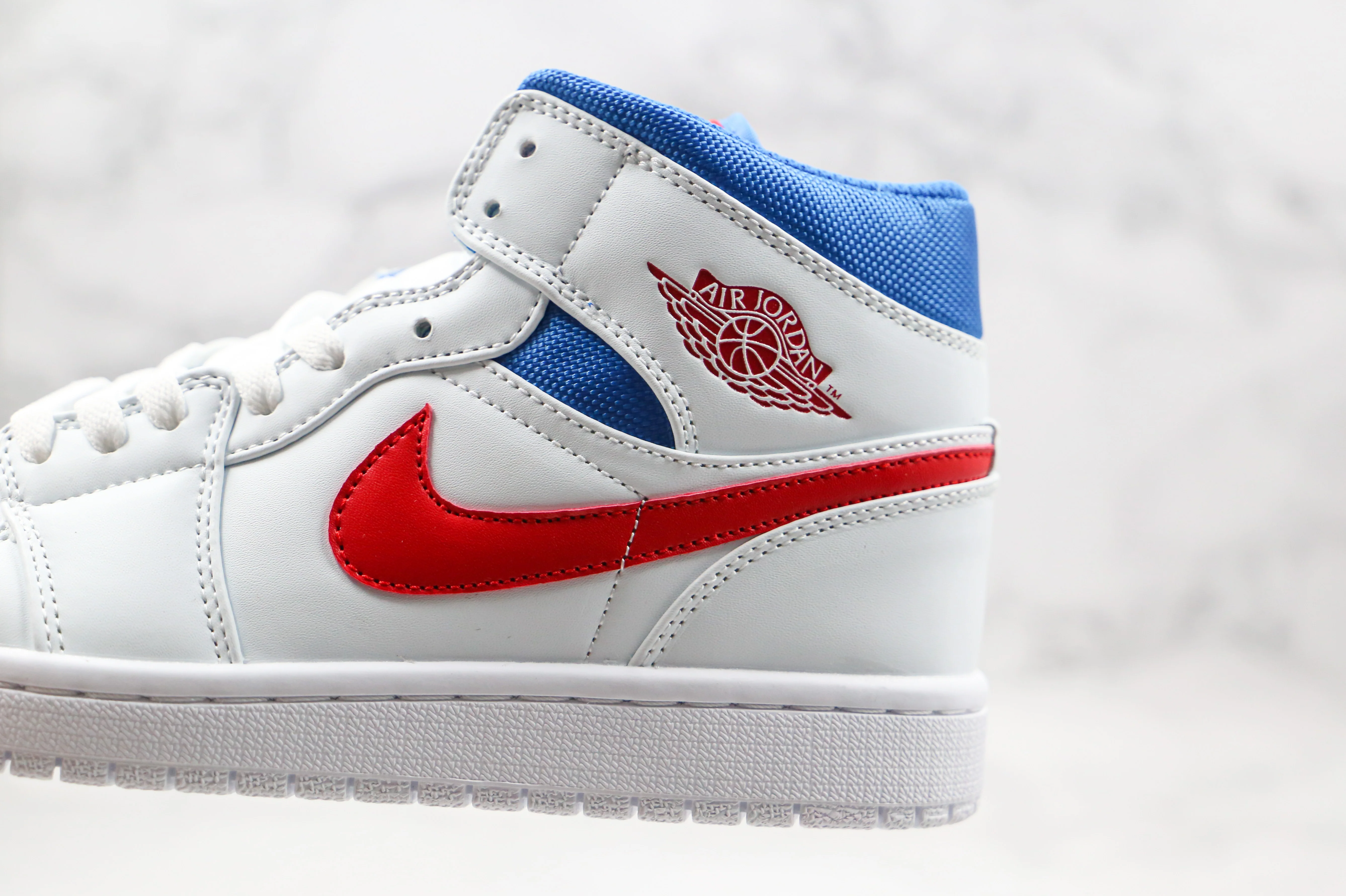 Réplica AIR JORDAN 1 Mid Sneaker